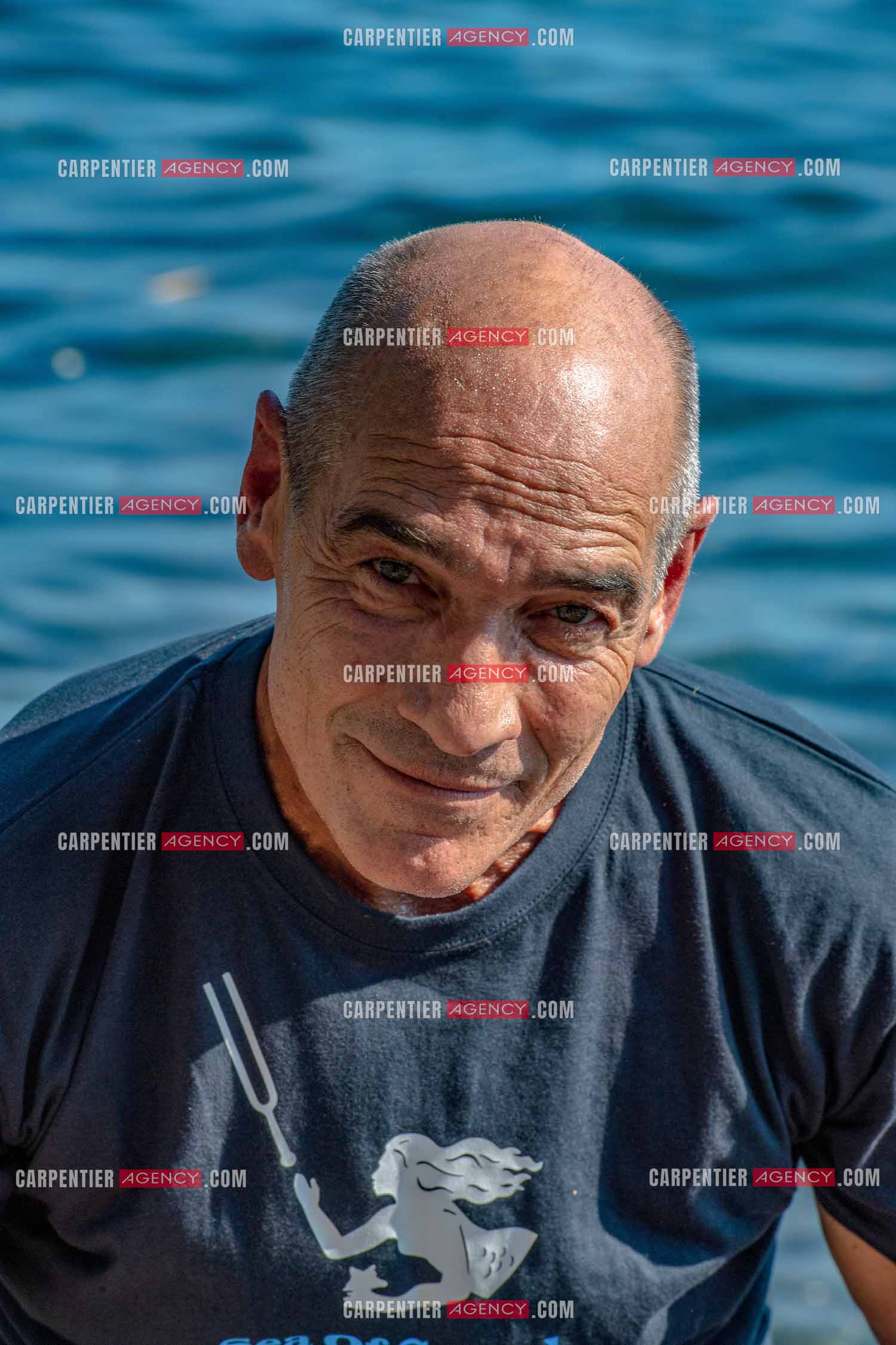 L'acteur Jean-Marc Barr ( Le grand Bleu ) sur la plage de Pipapy à Toulon dans le Var pour un concert subaquatique “ 20 000 sons sous la mer “ ( Sea of sound ).   ( Exclusif )