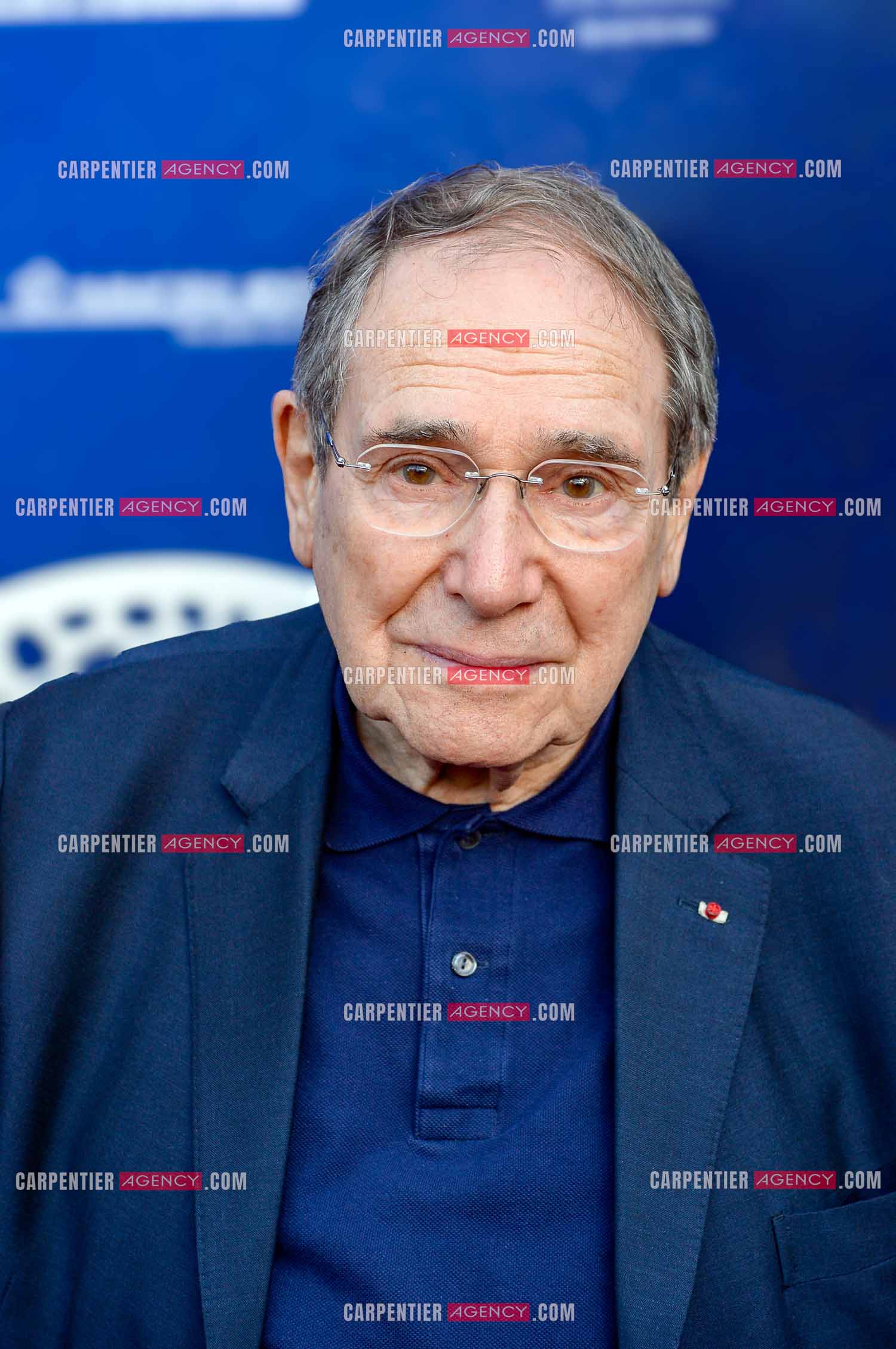 La ville de Marseille fête la carrière de l'acteur Jean-Paul Belmondo  lors d'une exposition qui lui ait consacrée au Château de la Buzine. Cet évènement se déroule en présence de Monsieur Jean-Paul Belmondo, et de nombreux amis de la star venus tout spécialement à Marseille pour participer à l’hommage qui lui est rendu. L'acteur Robert Hossein.