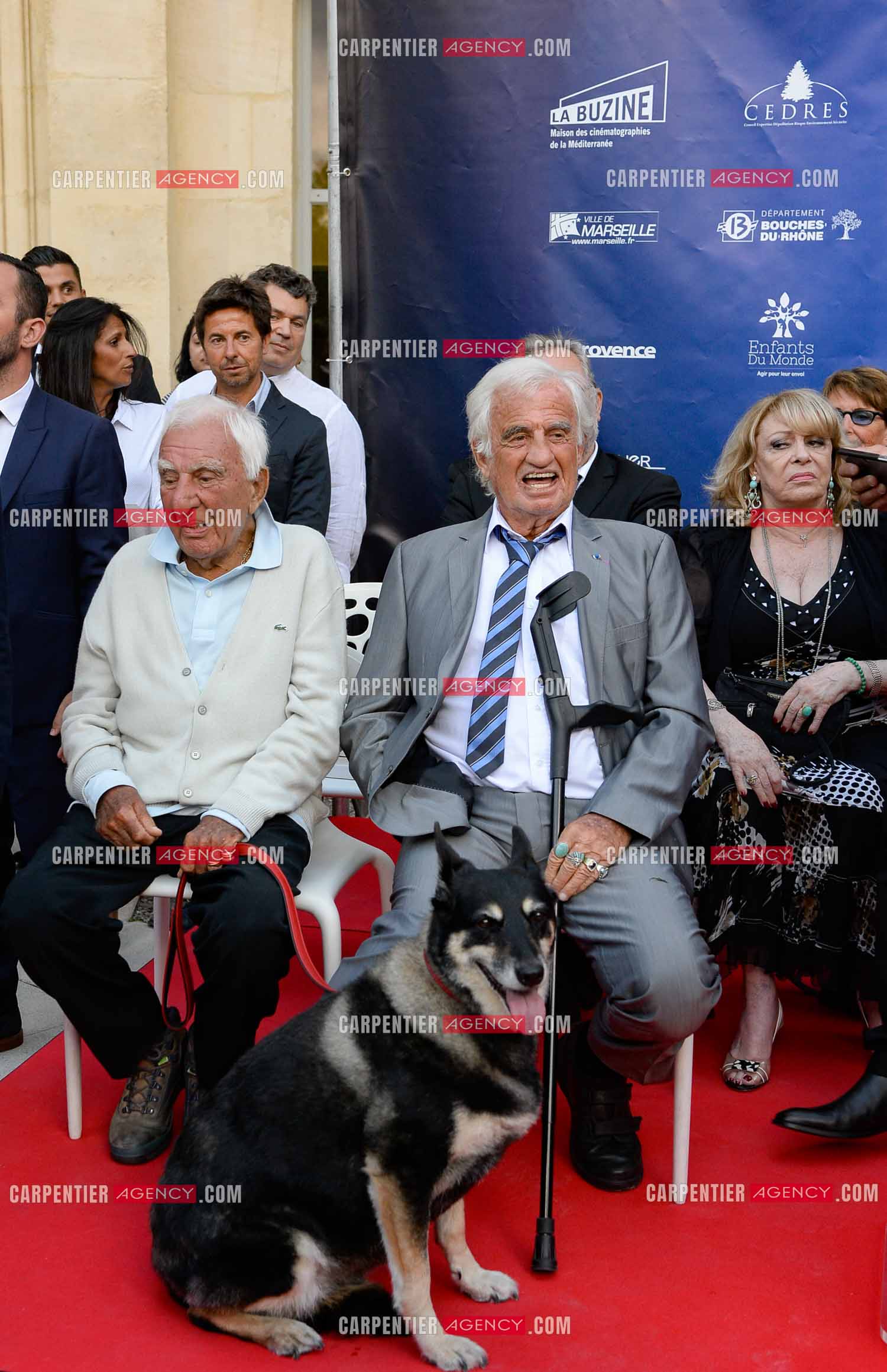 La ville de Marseille fête la carrière de l'acteur Jean-Paul Belmondo  lors d'une exposition qui lui ait consacrée au Château de la Buzine. Cet évènement se déroule en présence de Monsieur Jean-Paul Belmondo, et de nombreux amis de la star venus tout spécialement à Marseille pour participer à l’hommage qui lui est rendu.