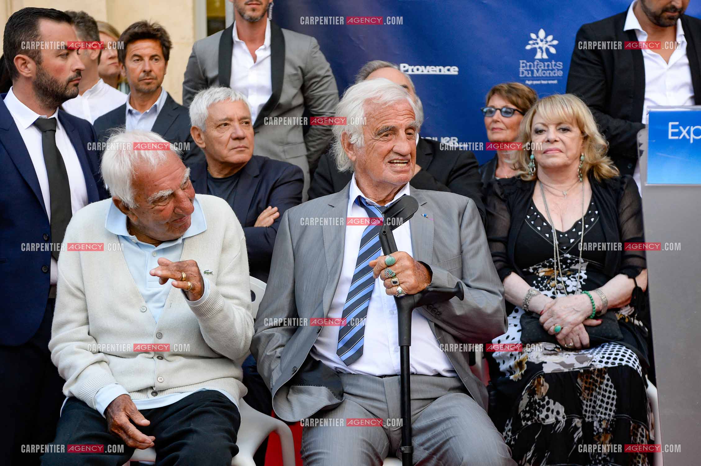 La ville de Marseille fête la carrière de l'acteur Jean-Paul Belmondo  lors d'une exposition qui lui ait consacrée au Château de la Buzine. Cet évènement se déroule en présence de Monsieur Jean-Paul Belmondo, et de nombreux amis de la star venus tout spécialement à Marseille pour participer à l’hommage qui lui est rendu.