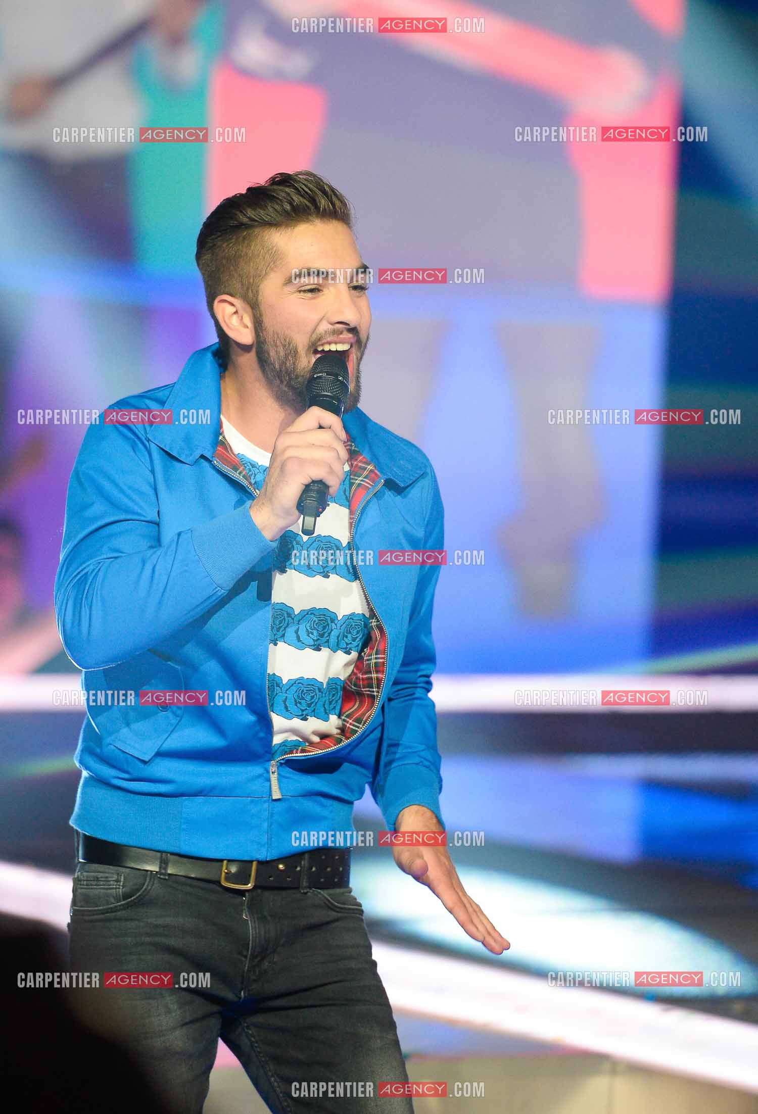 Le chanteur KENDJI GIRAC en concert.