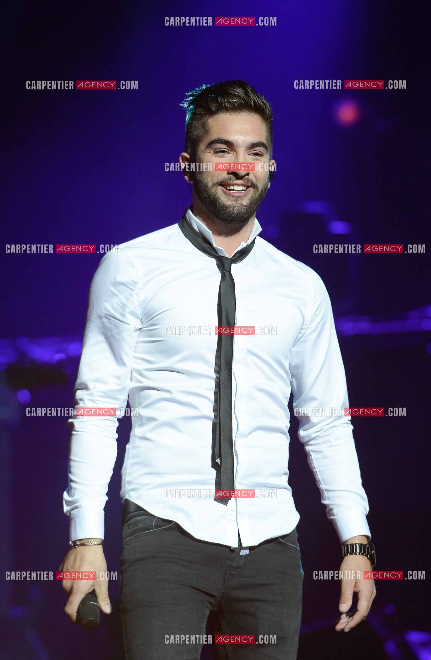 Le chanteur KENDJI GIRAC en concert au Zénith de Amiens.