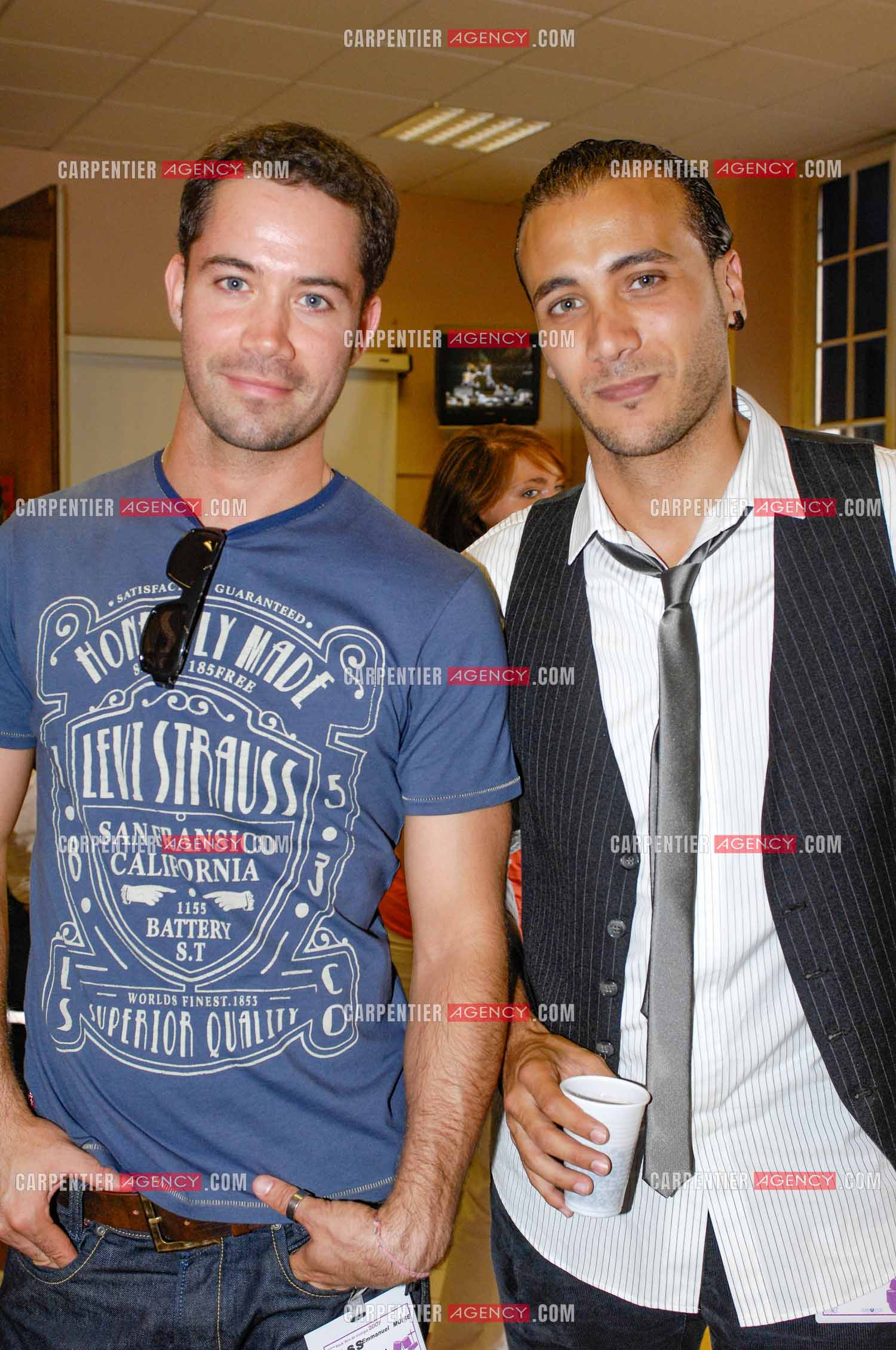 Concert privé pour le soutient du don d'organes et de la greffe dans l'enceinte de l'hôpital Neker à Paris " NECK'AIR DE MUSIQUE “ . Les  chanteurs Emmanuel Moire et Merwan Rim . ( Exclusif )