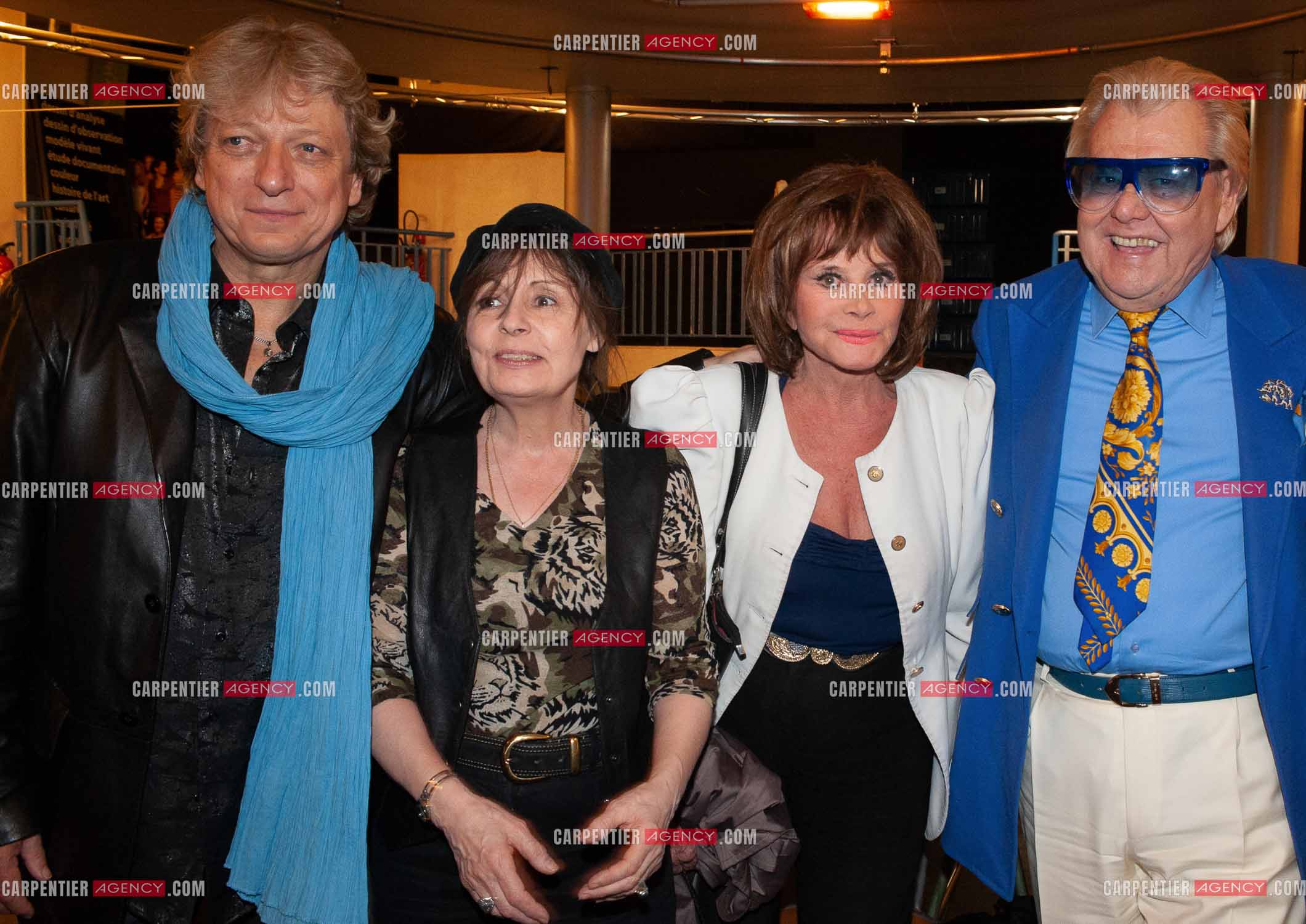 La chanteuse Georgette Lemaire dans les loges de L'EUROPEAN avec son ami Michou, Amarande et le  chanteur Alain Turban.   ( Exclusif )