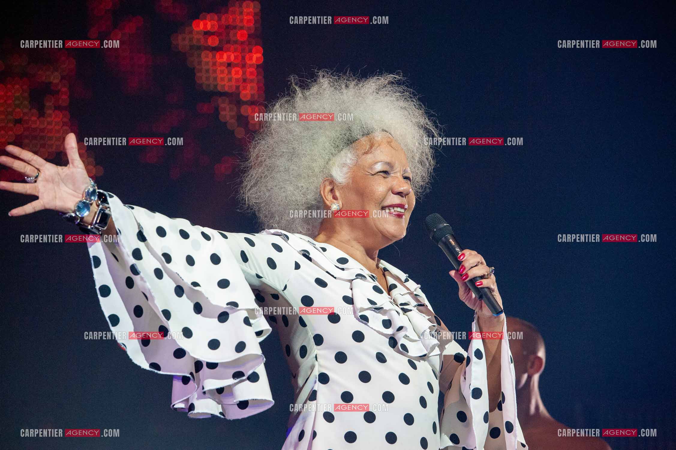 La chanteuse Loalwa Braz dite Kaoma connu pour son tube “ La Lambada “ dans la tournée RFM LOVE 80 au Zénith de Paris en 2010.      ( Exclusif )