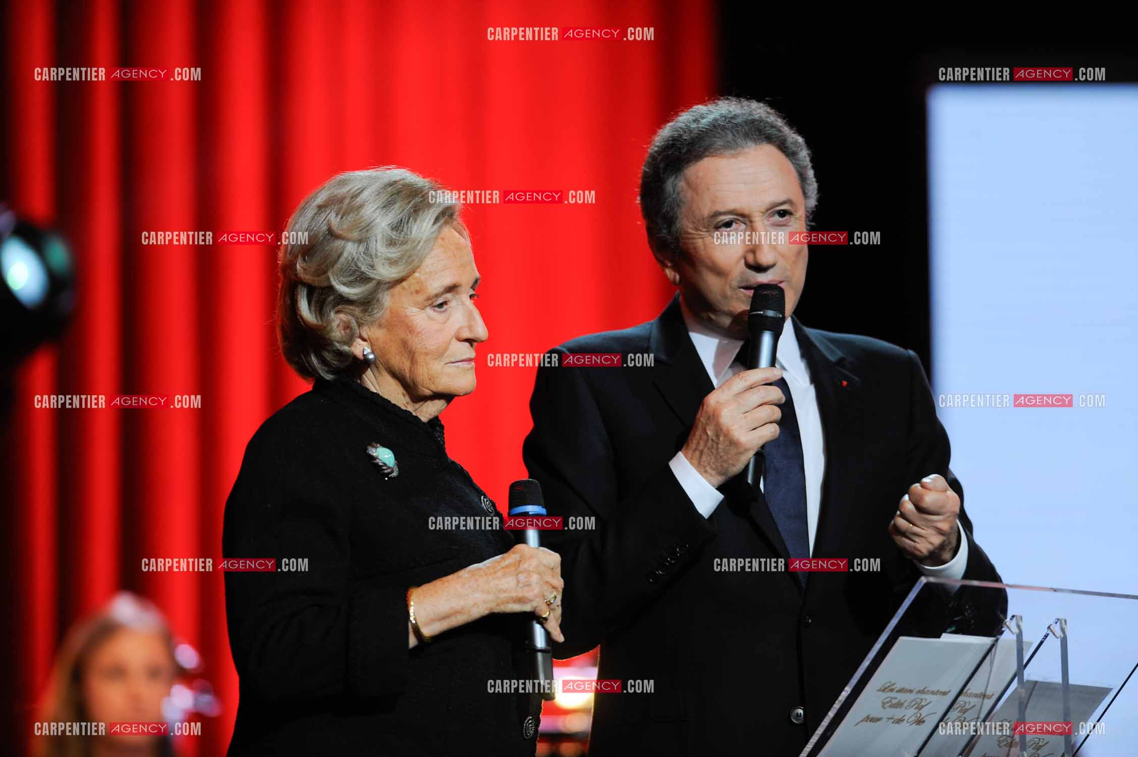 La première dame Bernadette Chirac invitée d'honneur de l'émission spéciale sur Edith Piaf “Pour + de Vie“ présentée par Michel Drucker
