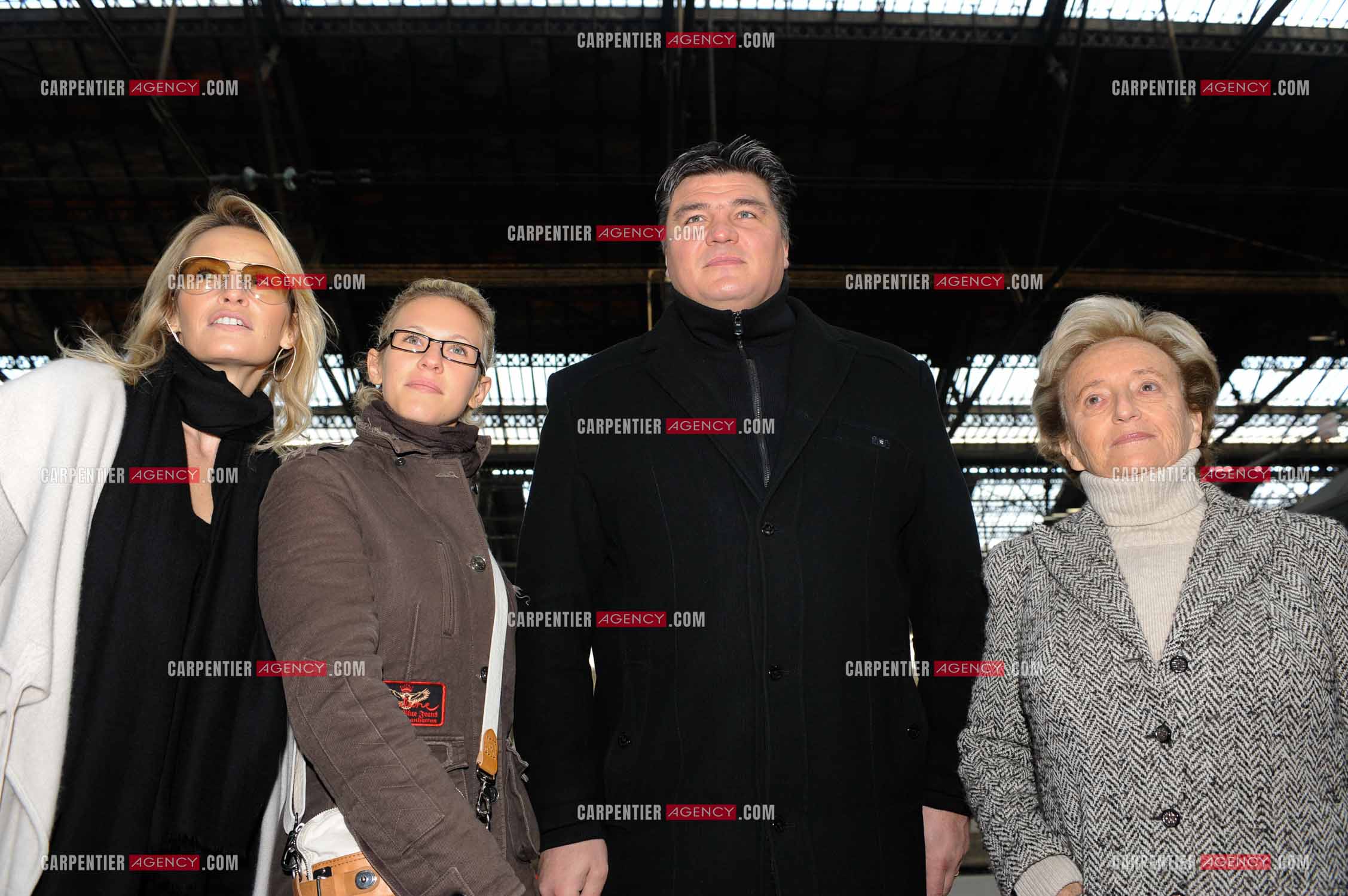 Présentation de l'opération “ PIÈCES JAUNES “ à la gare de Lyon en présence de la première dame Bernadette Chirac, Estelle Lefébure, la chanteuse Lorie Pester et le judoka David Douillet.   ( Exclusif )