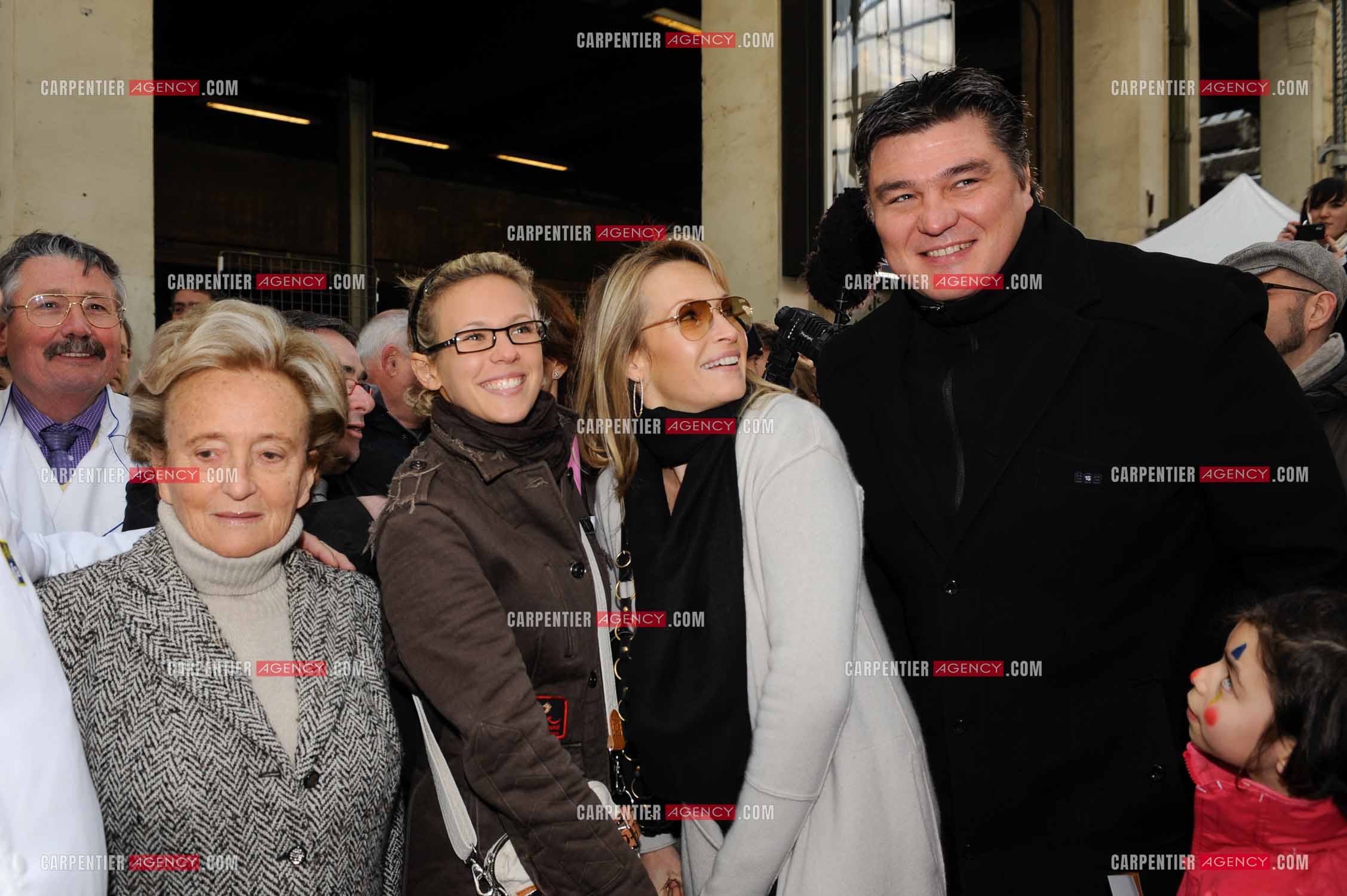 Présentation de l'opération “ PIÈCES JAUNES “ à la gare de Lyon en présence de la première dame Bernadette Chirac, Estelle Lefébure, la chanteuse Lorie Pester et le judoka David Douillet.   ( Exclusif )