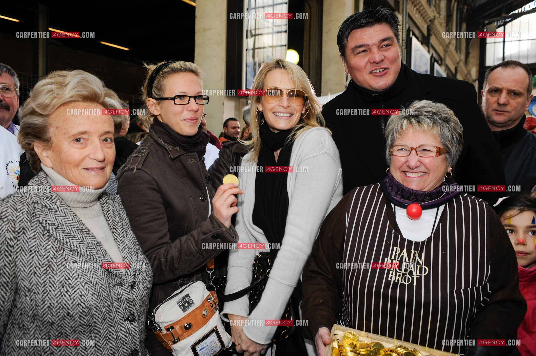 Présentation de l'opération “ PIÈCES JAUNES “ à la gare de Lyon en présence de la première dame Bernadette Chirac, Estelle Lefébure, la chanteuse Lorie Pester et le judoka David Douillet.   ( Exclusif )