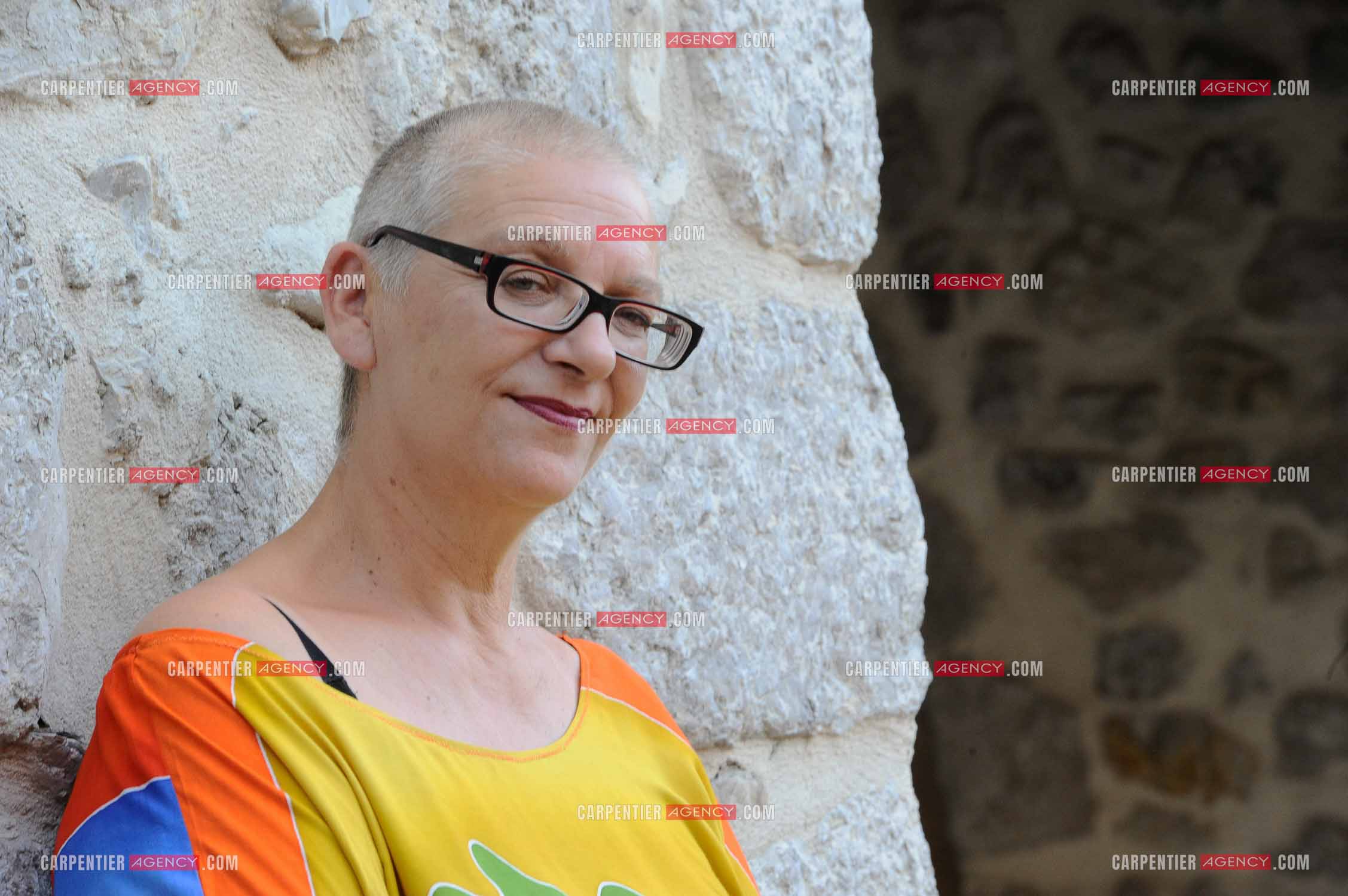 La chanteuse Claudie Fritsch-Mentrop dit Desireless chez elle dans le Luberon. ( Exclusif )