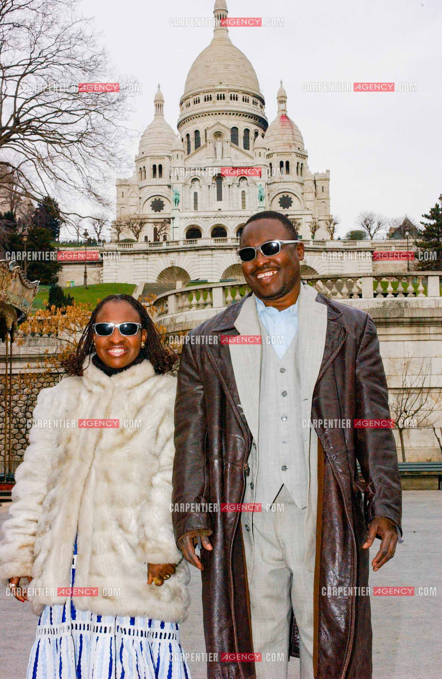 Le couple de chanteurs maliens aveugles Amadou Bagayoko et sa femme Mariam Doumbia lors d'un reportage photo à Paris.  ( Exclusif )