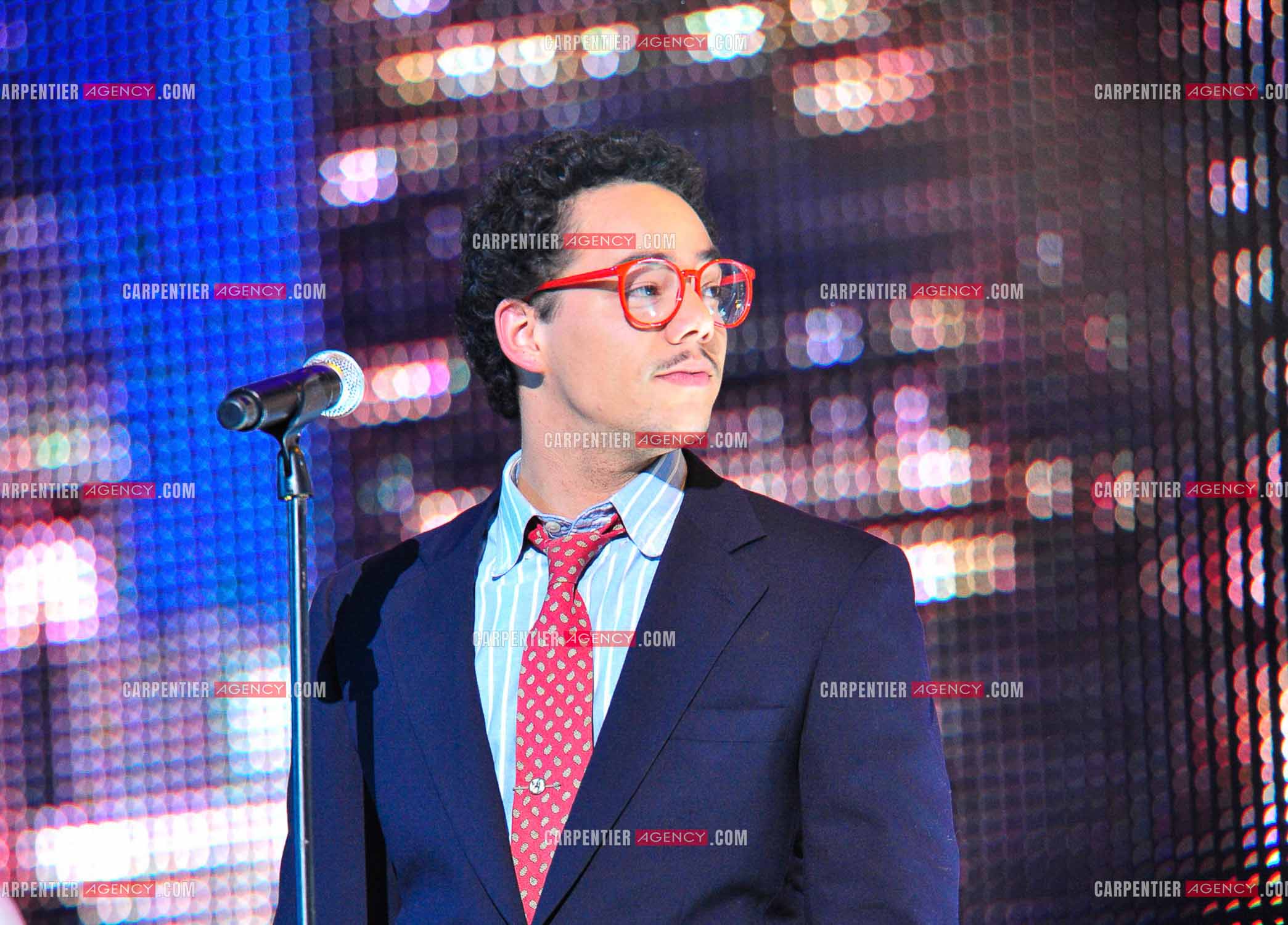 Le chanteur Benjamin Duterde, dit Ben l'Oncle Soul en concert au Zénith de Paris.