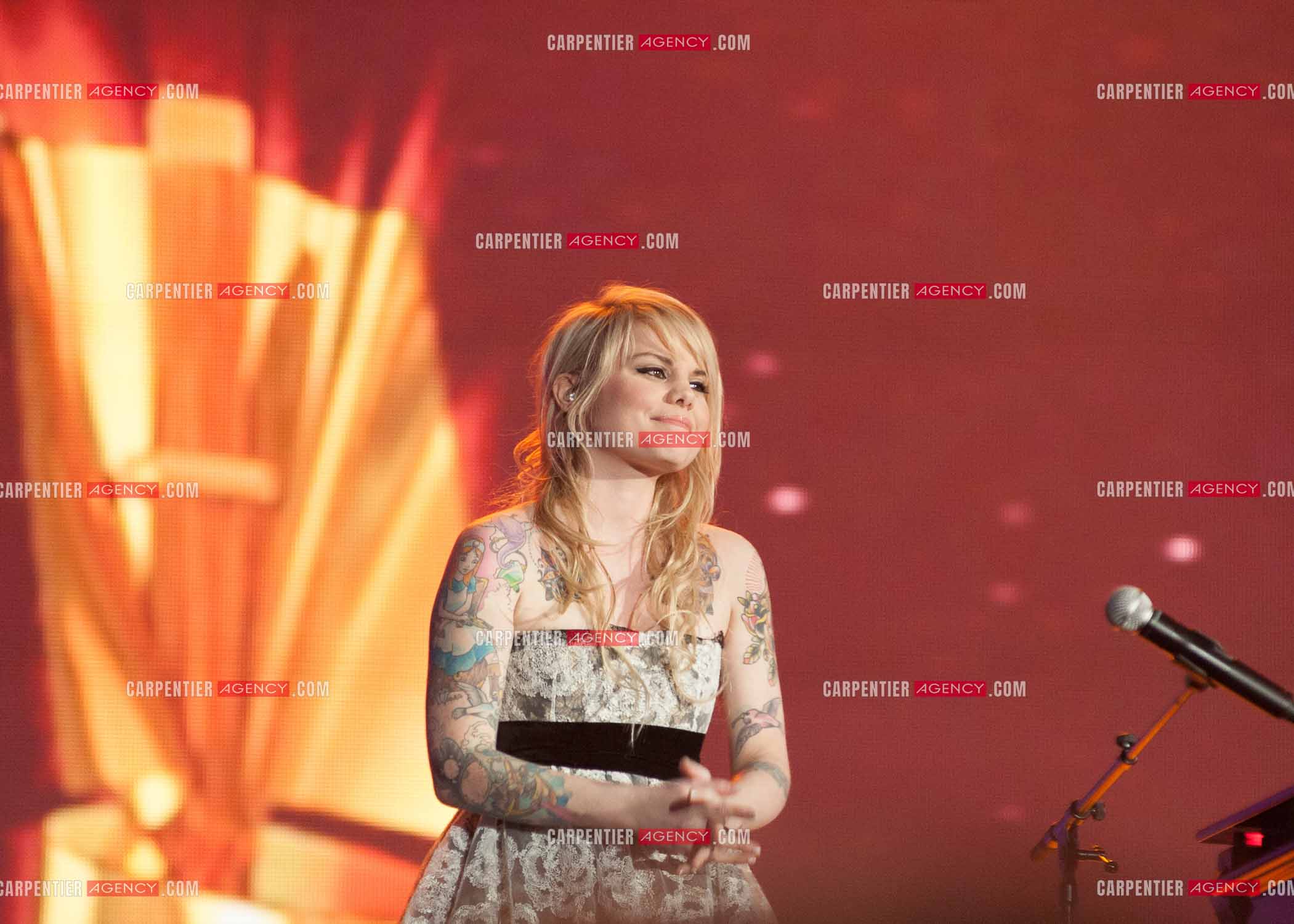 La chanteuse COEUR DE PIRATE aux Victoires de la musique 2010 au Zénith de Paris.