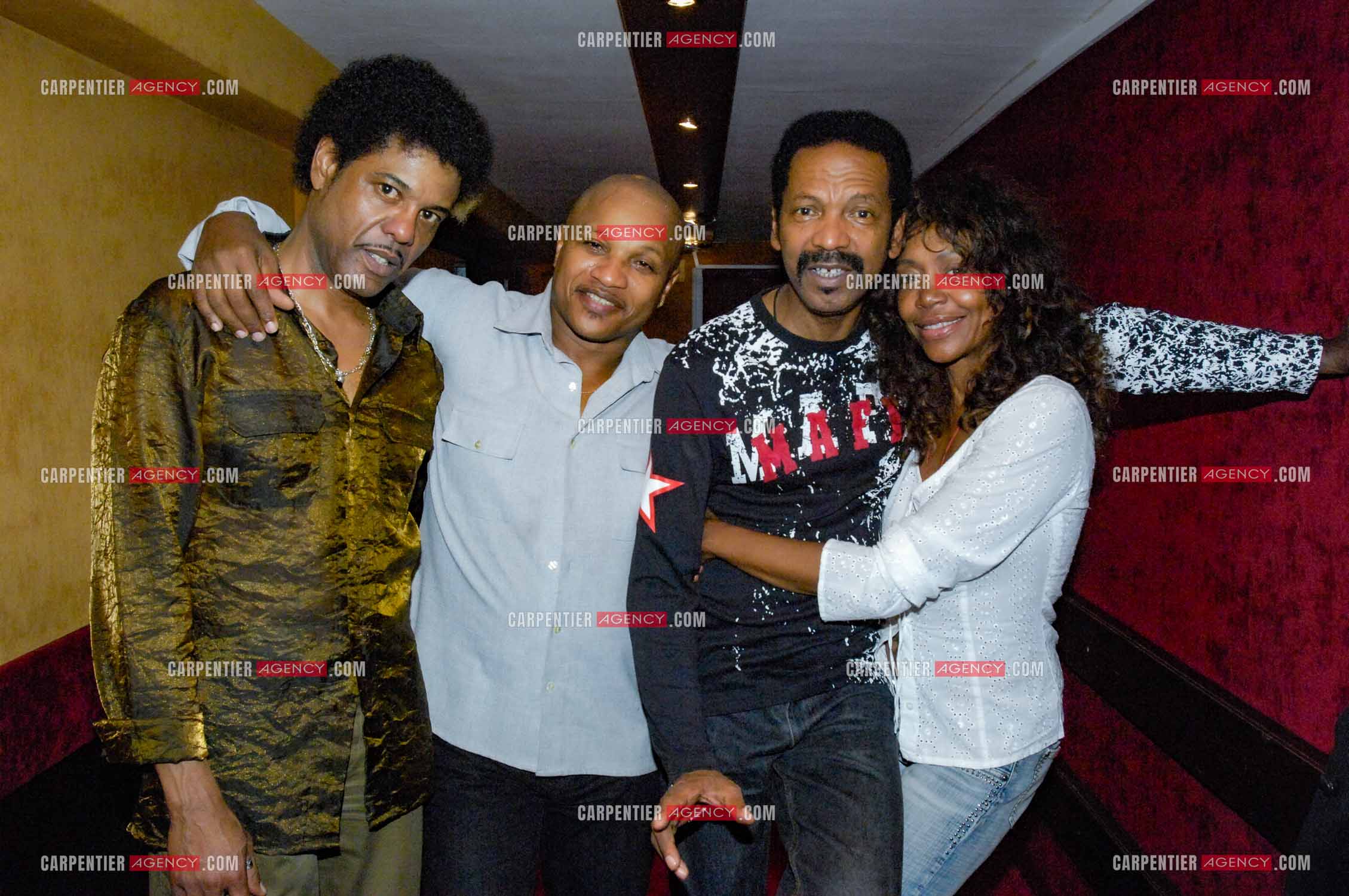 Le groupe de la Compagnie Créole composé de Clémence Bringtown ( chanteuse du groupe ),José Sébéloué ( guitariste et choriste), Julien Tarquin (guitariste et danseur ) et Guy Bevert ((choriste et danseur ).         ( Exclusif )