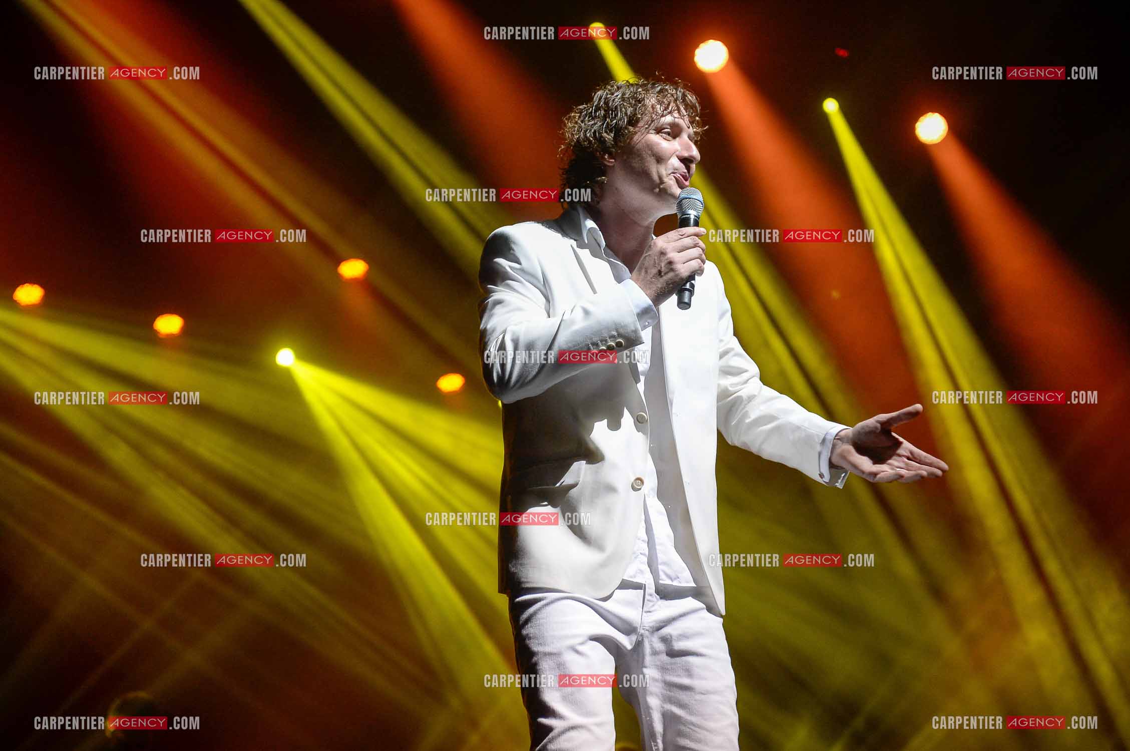 Olivier Villa, le fils de l'animateur Patrick Sébastien en concert à l'Olympia.