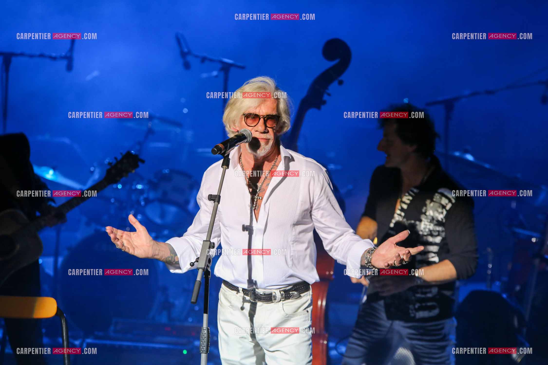 Concert hommage a Johnny Hallyday avec ses anciens musiciens au théâtre de verdure a Ramatuelle en 2018. Le chanteur Pierre Billon.  ( Exclusif )