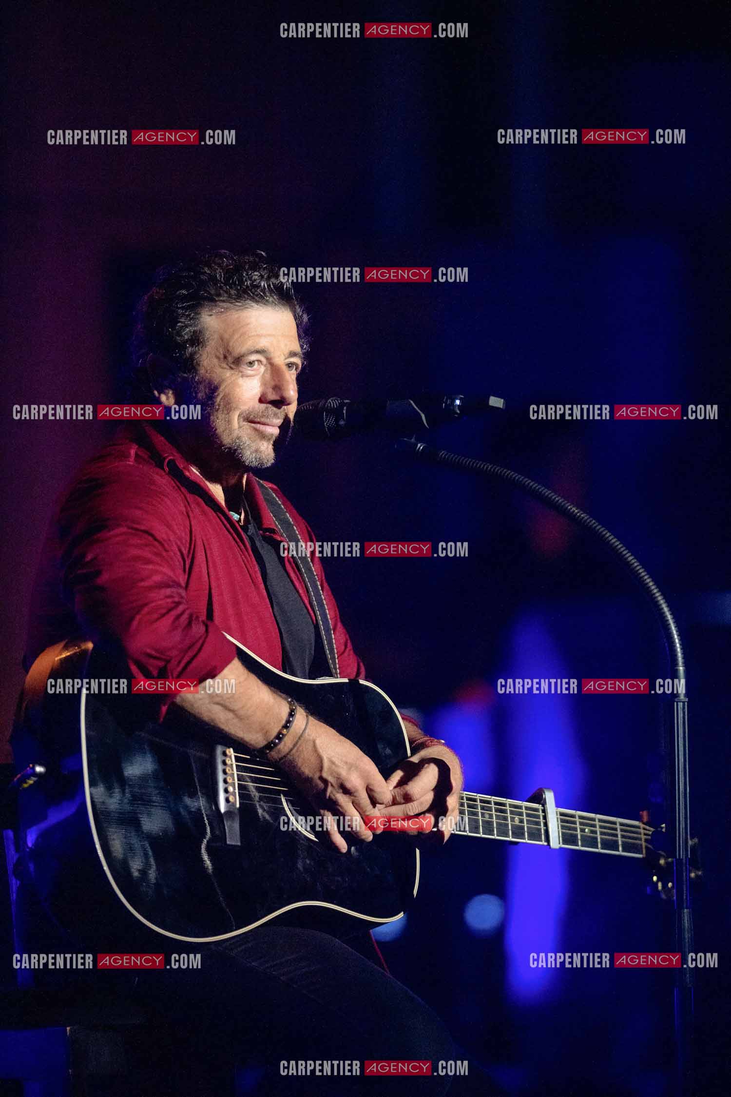 Le chanteur Patrick Bruel lors de son concert en acoustique au Théâtre de Verdure de Ramatuelle pour l'ouverture du festival 2022.     ( Exclusif )