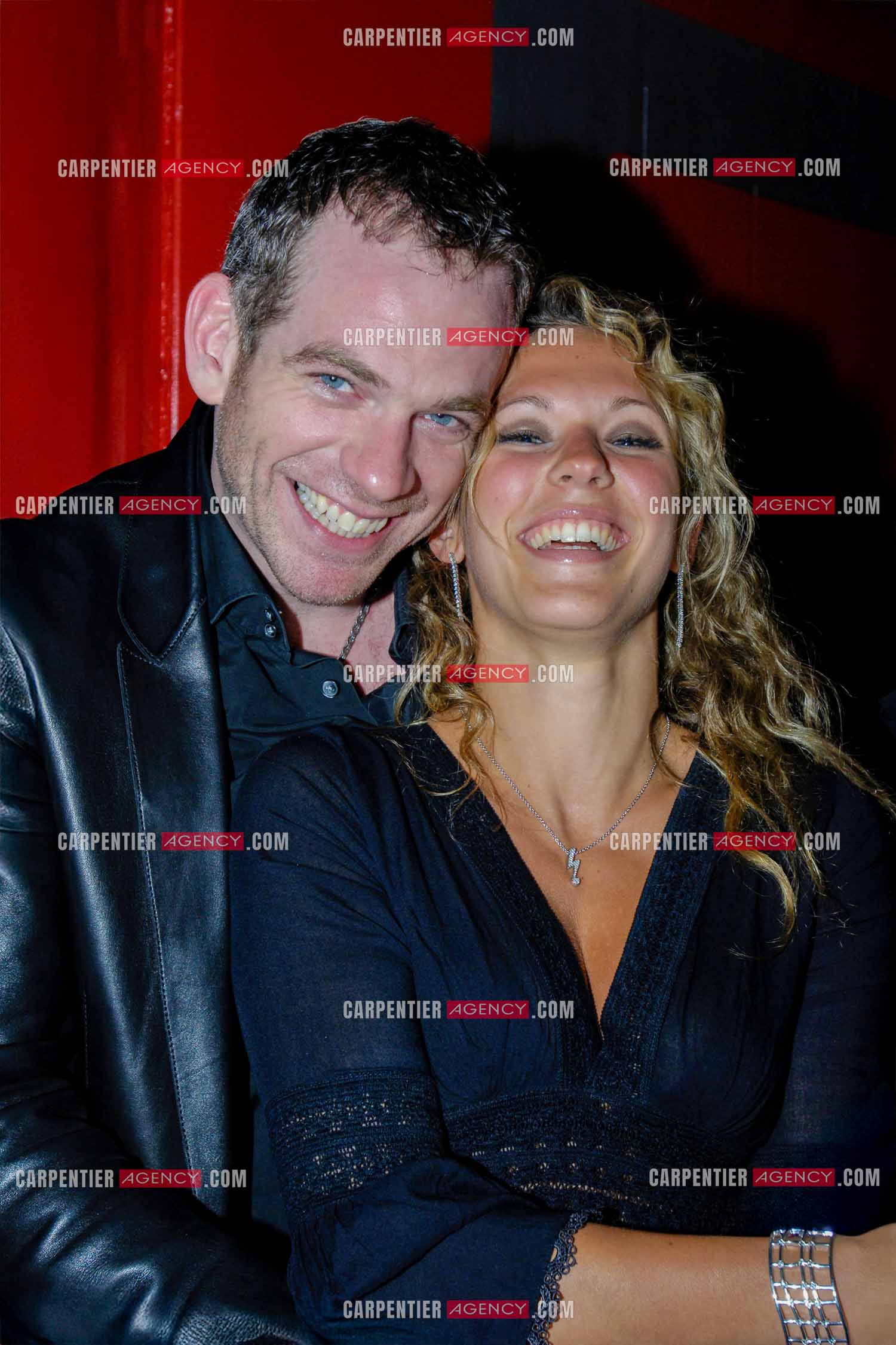 Le chanteur Pierre Garand dit Garou en concert au Zénith de Paris en 2007. Garou et sa fiancée la chanteuse Lorie Pester.  ( Exclusif )