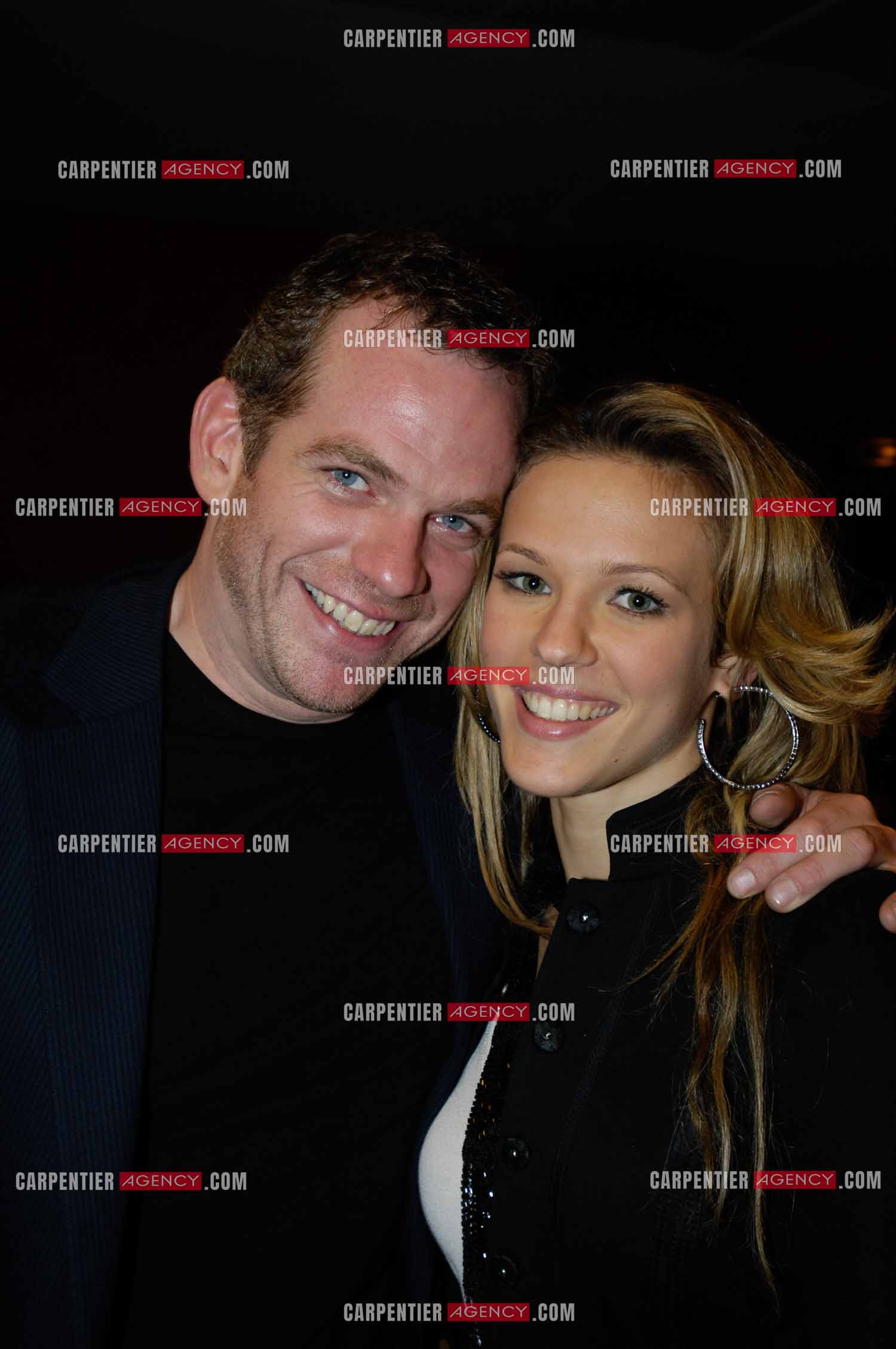 Le chanteur Pierre Garand dit Garou en concert au Zénith de Paris en 2006. Garou et sa fiancée la chanteuse Lorie Pester.  ( Exclusif )