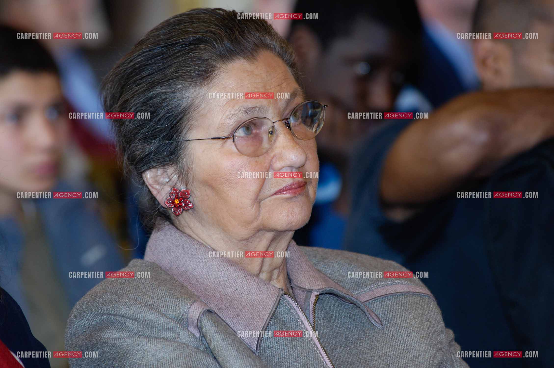 Journée mondiale des orphelins du sida présidée par Madame Simone Veil.          ( Exclusif )