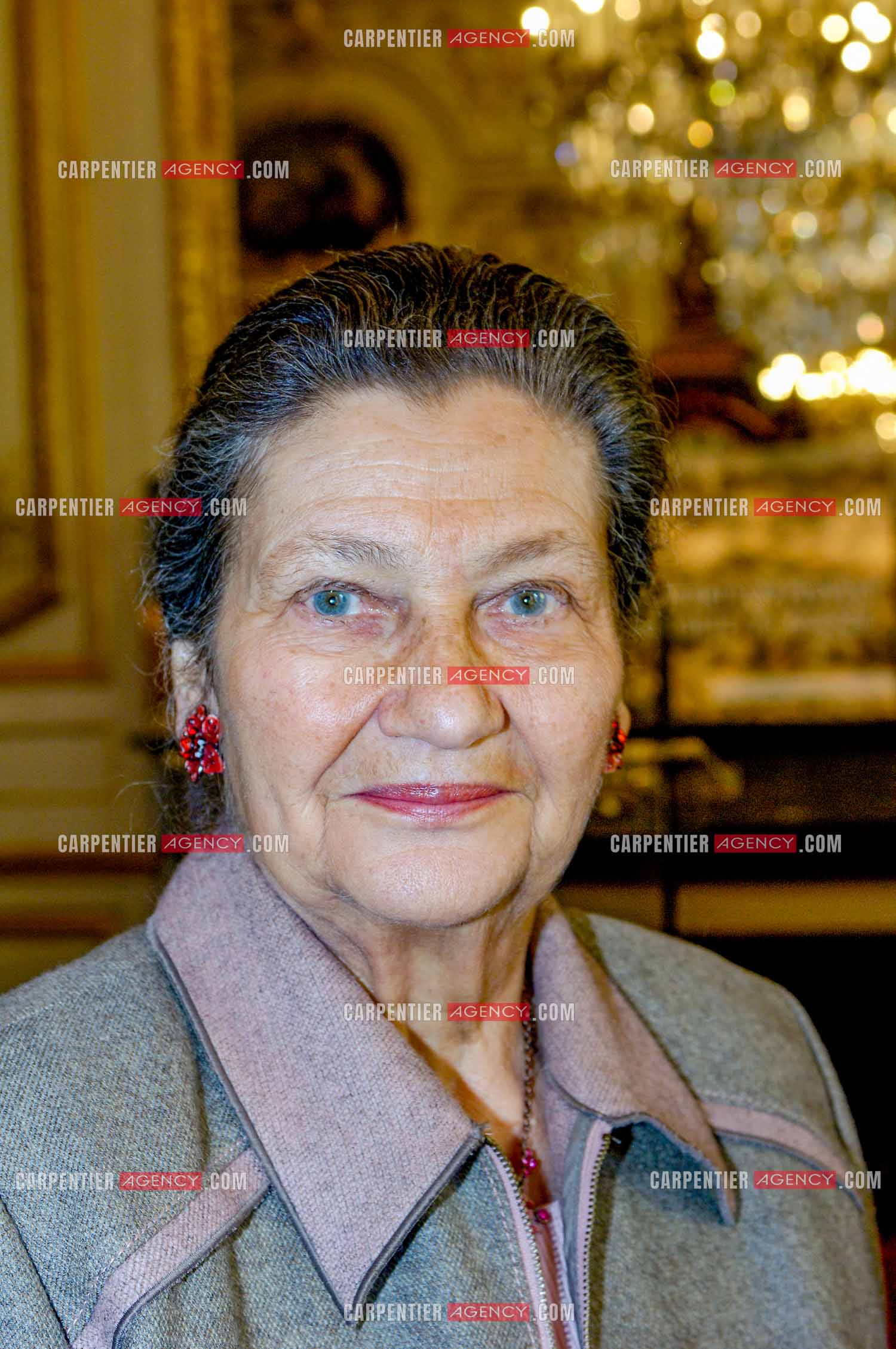 Journée mondiale des orphelins du sida. Portrait de Madame Simone Veil.             ( Exclusif )