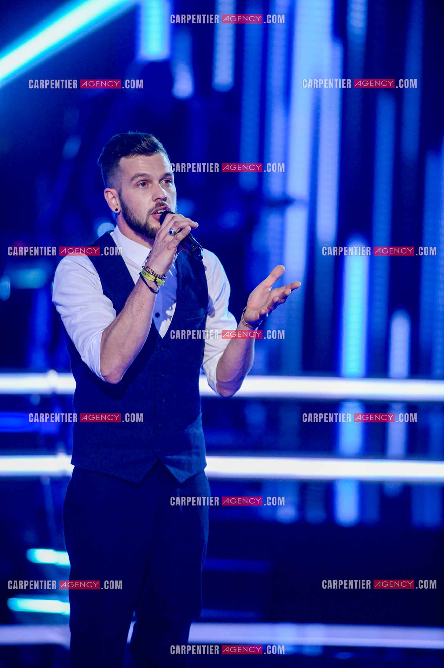 Émission The Voice Saison 5. Enregistrement des Battles du 5 au 17 Déc 2015. Le candidat Claudio Capéo.  ( Exclusif )