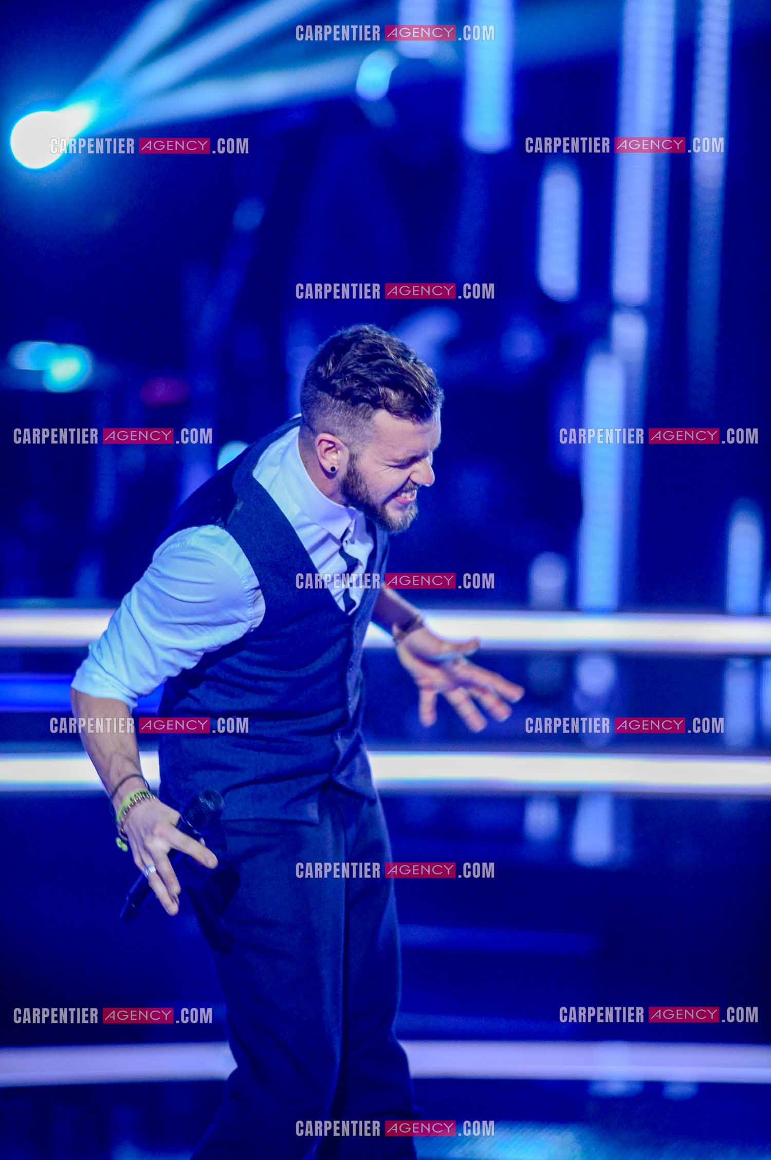 Émission The Voice Saison 5. Enregistrement des Battles du 5 au 17 Déc 2015. Le candidat Claudio Capéo.  ( Exclusif )