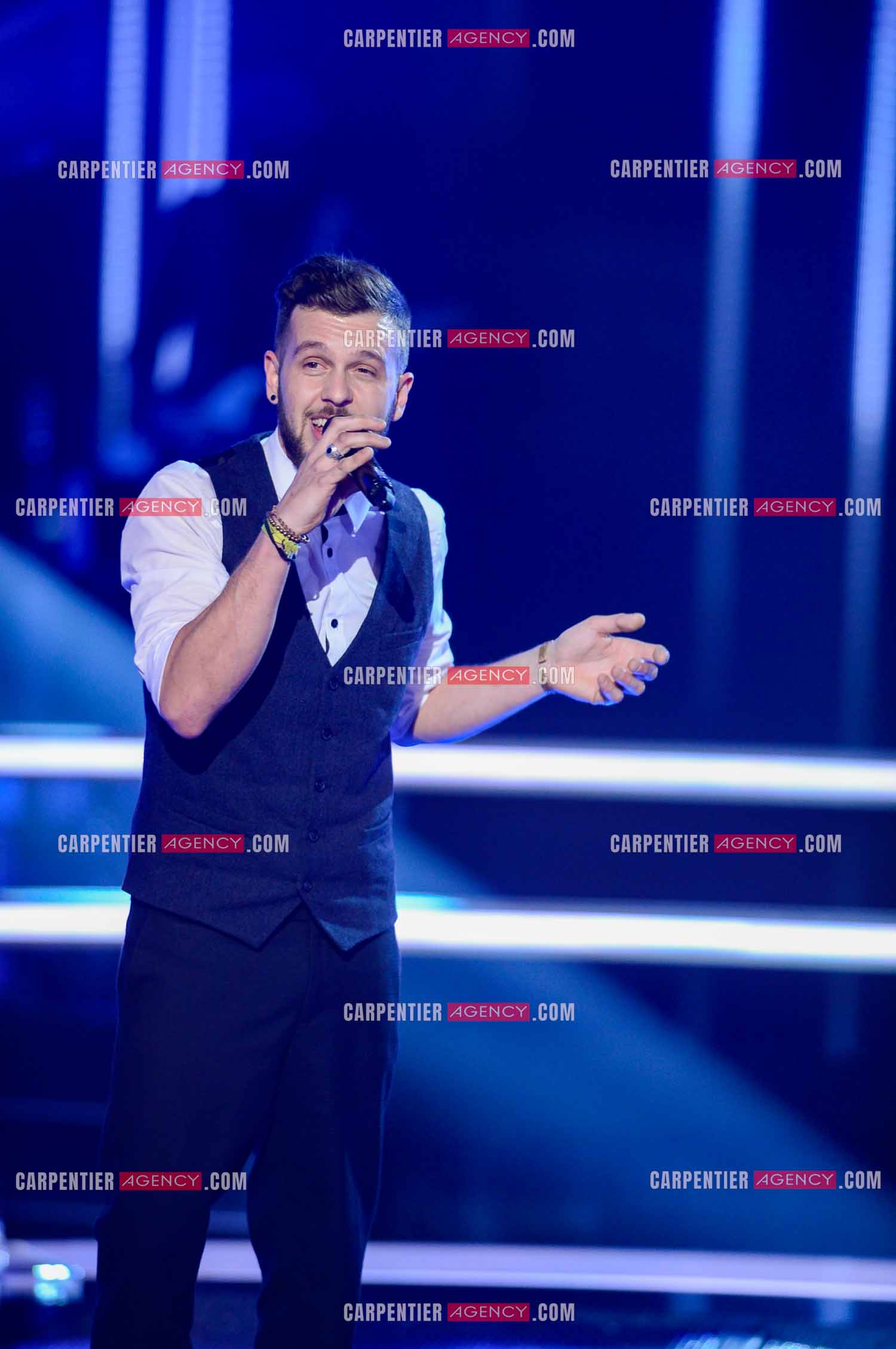 Émission The Voice Saison 5. Enregistrement des Battles du 5 au 17 Déc 2015. Le candidat Claudio Capéo.  ( Exclusif )