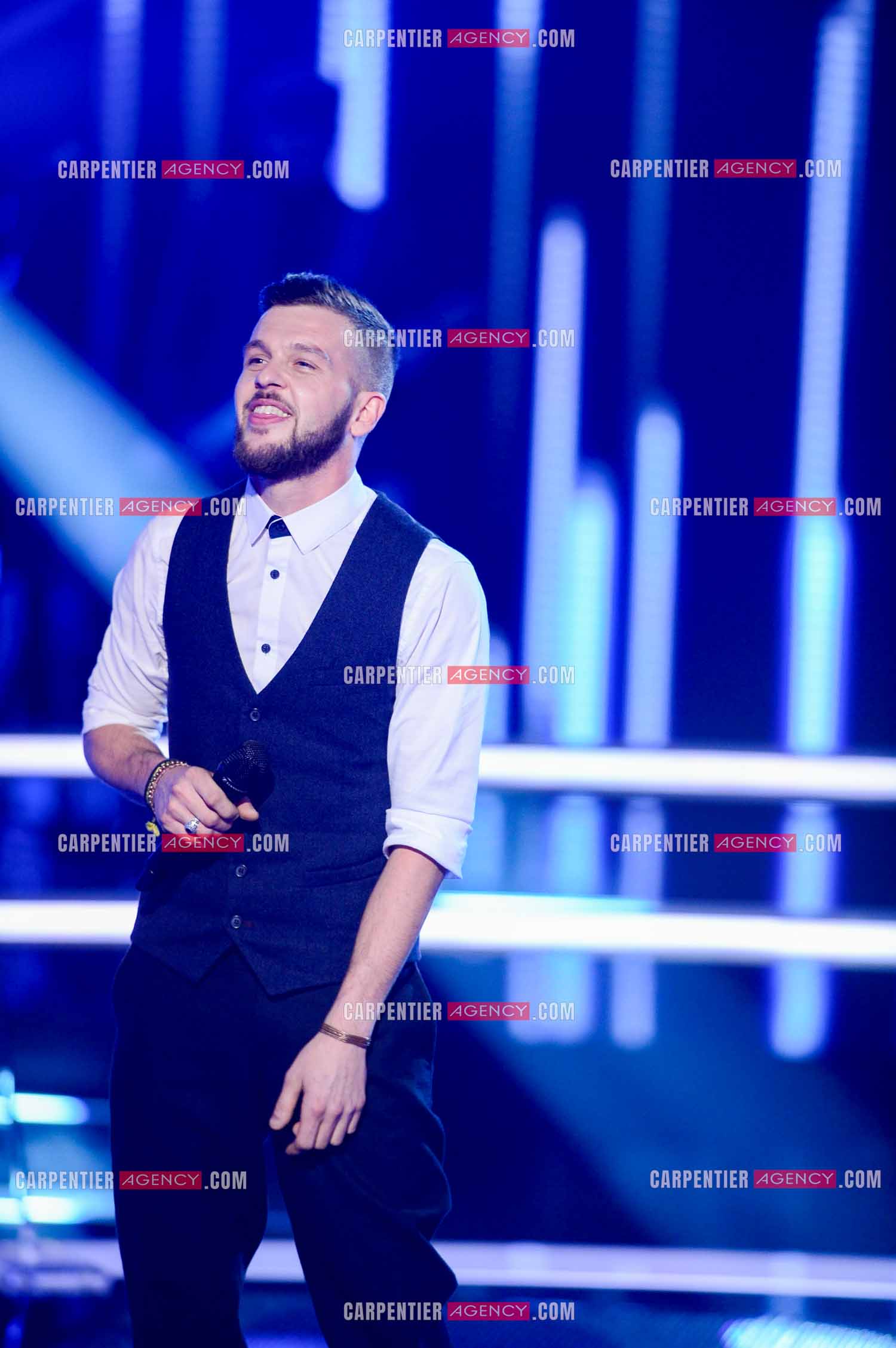 Émission The Voice Saison 5. Enregistrement des Battles du 5 au 17 Déc 2015. Le candidat Claudio Capéo.  ( Exclusif )