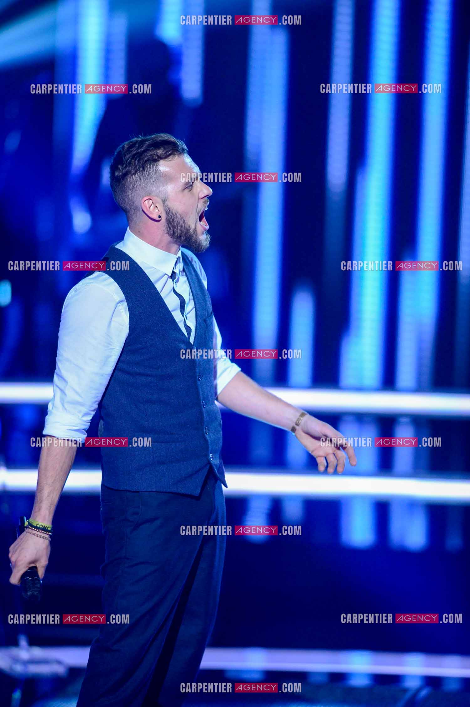 Émission The Voice Saison 5. Enregistrement des Battles du 5 au 17 Déc 2015. Le candidat Claudio Capéo.  ( Exclusif )