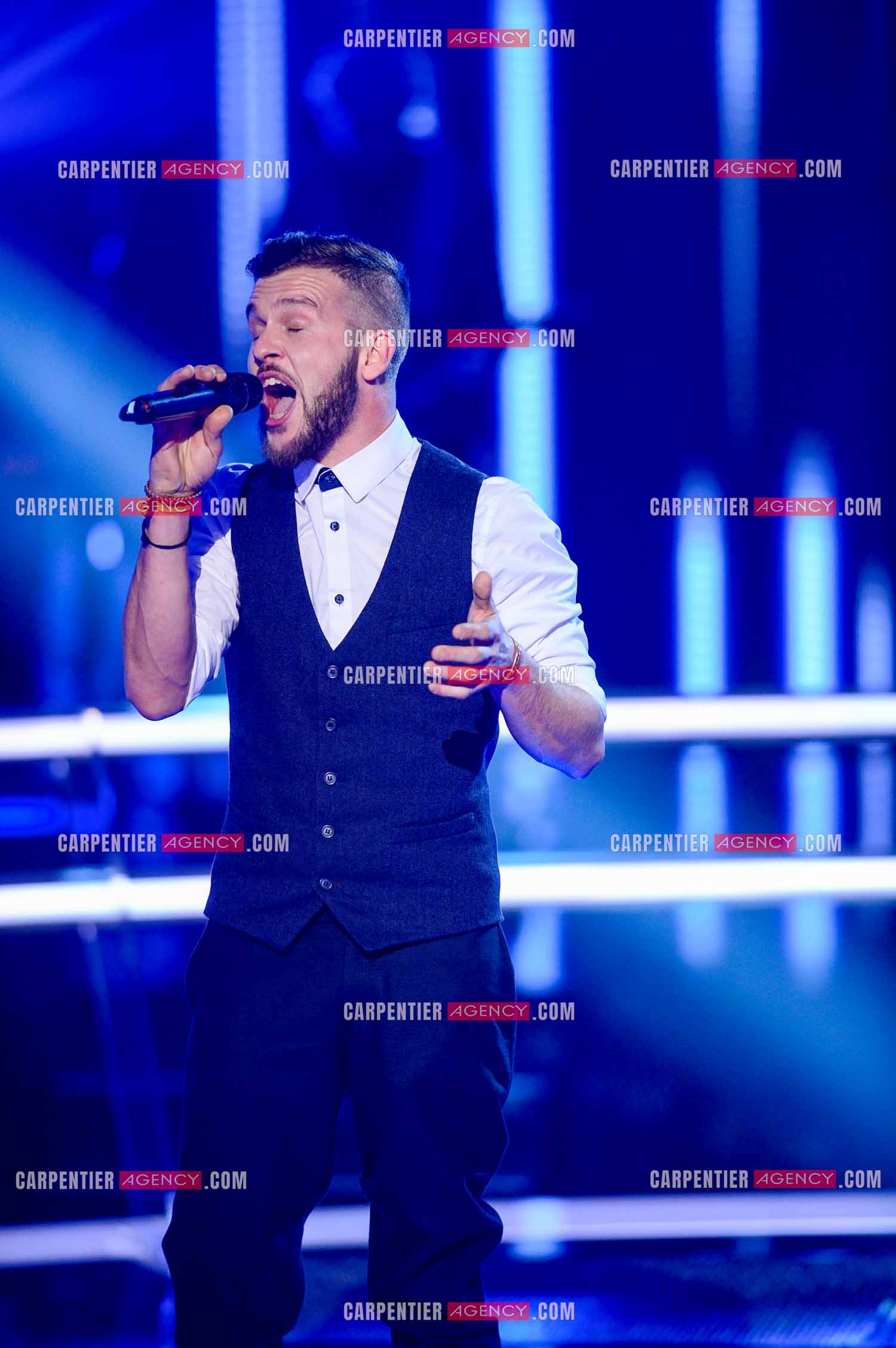 Émission The Voice Saison 5. Enregistrement des Battles du 5 au 17 Déc 2015. Le candidat Claudio Capéo.  ( Exclusif )