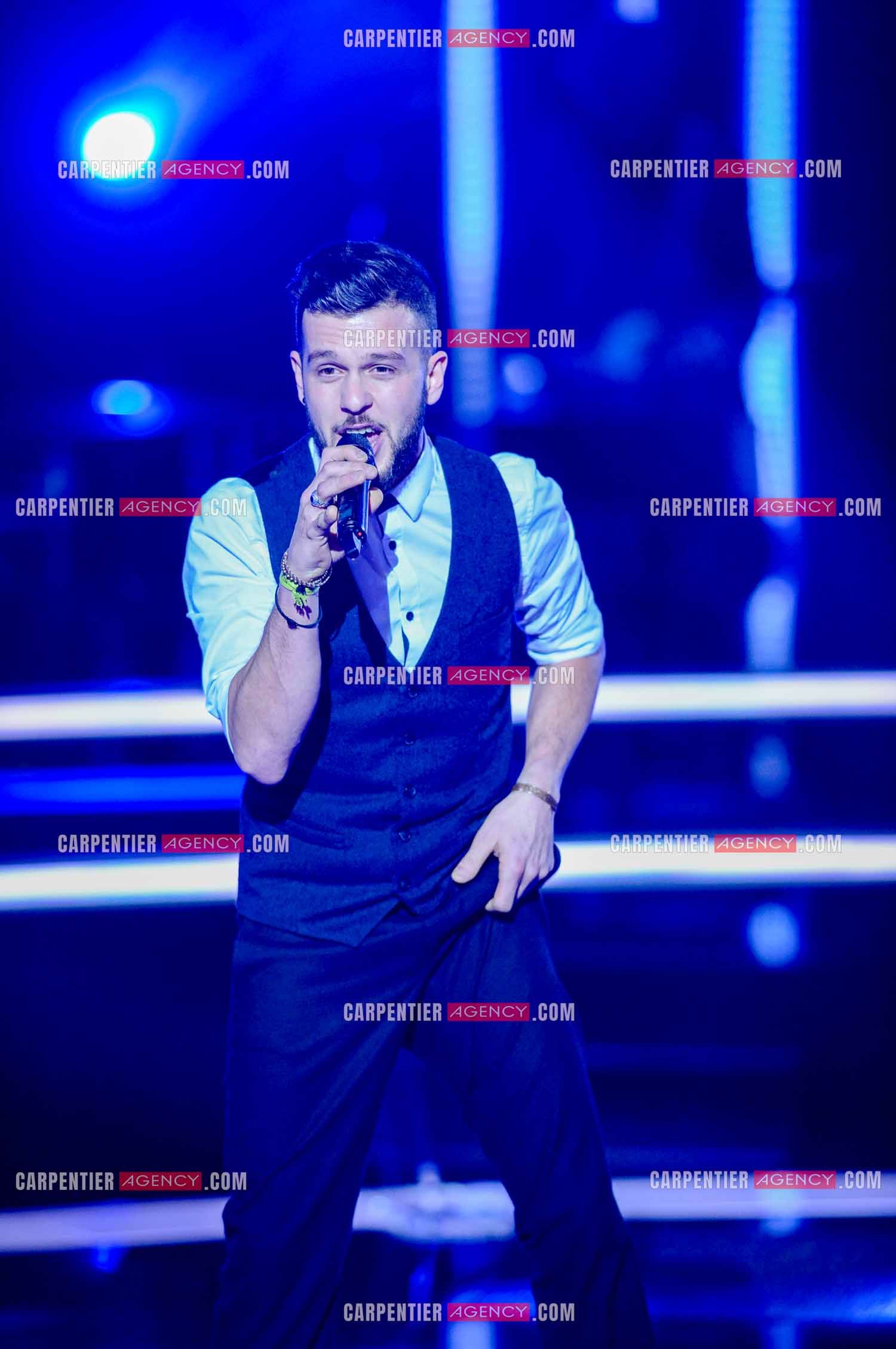 Émission The Voice Saison 5. Enregistrement des Battles du 5 au 17 Déc 2015. Le candidat Claudio Capéo.  ( Exclusif )