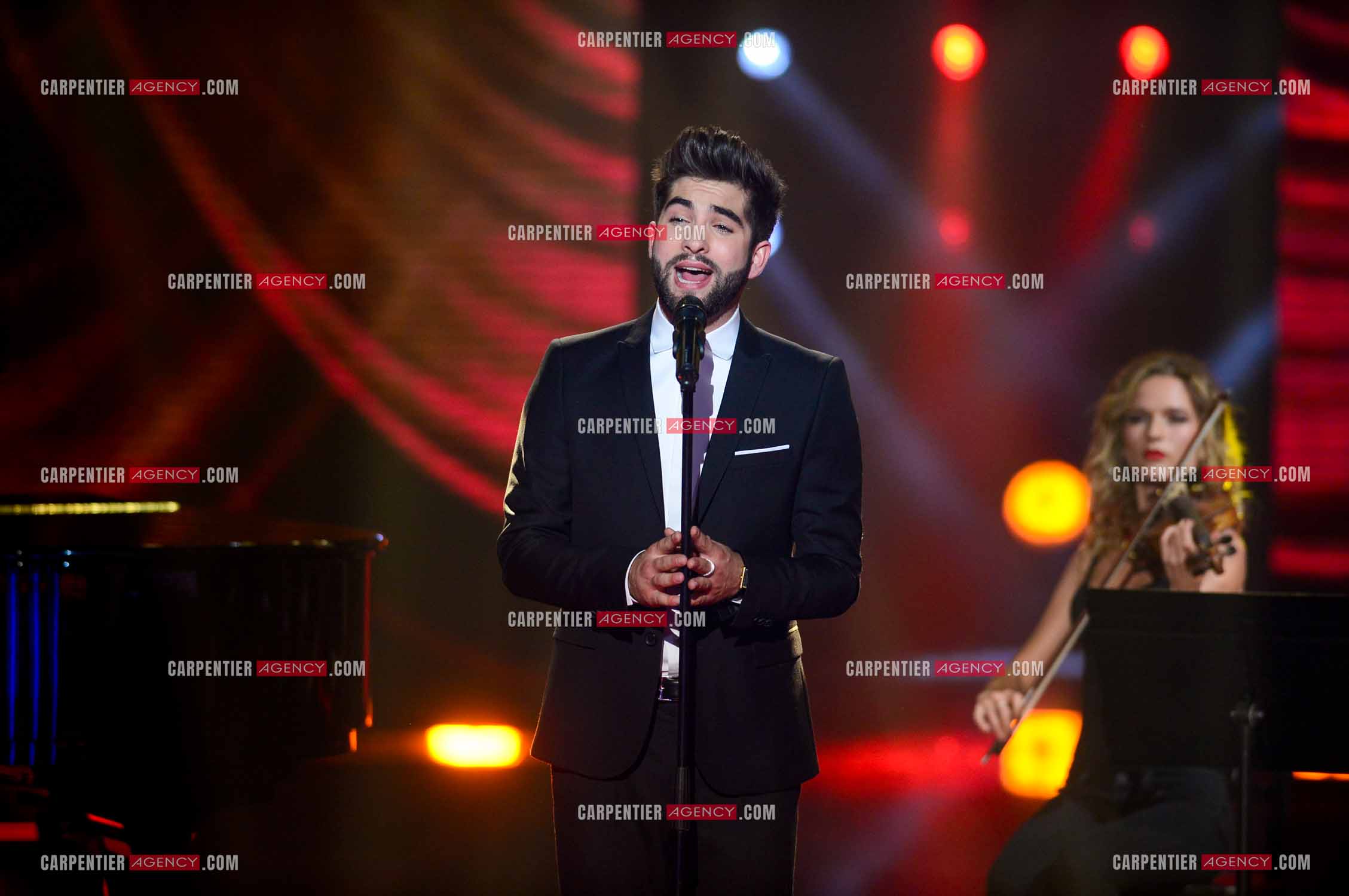 Le chanteur Kendji Girac invité pour la promo de son album sur le plateau de The Voice.  ( Exclusif )