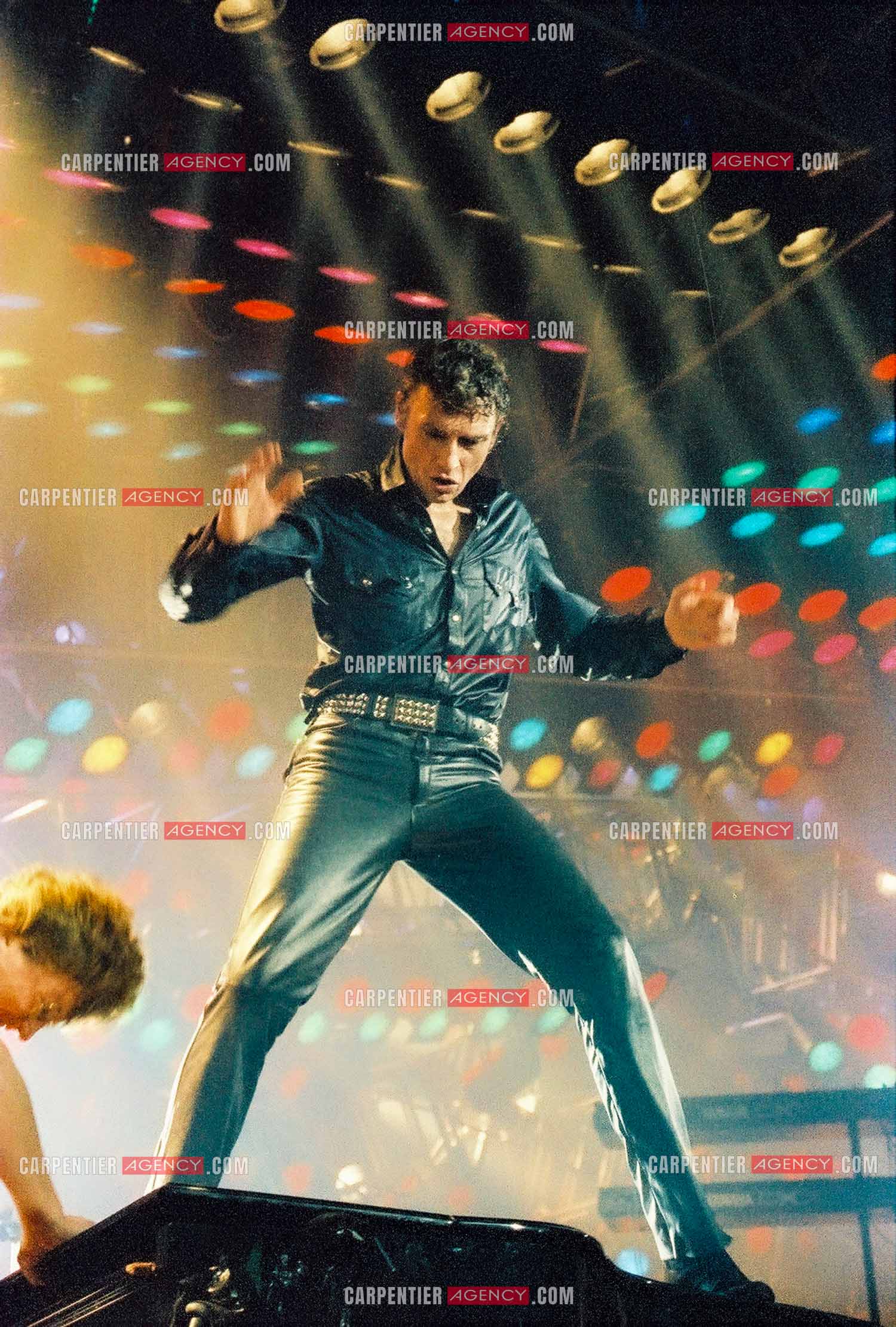 Le chanteur Johnny Hallyday en concert au Zénith de Paris du 26 octobre 1984 au 8 janvier 1985. ( Exclusif )