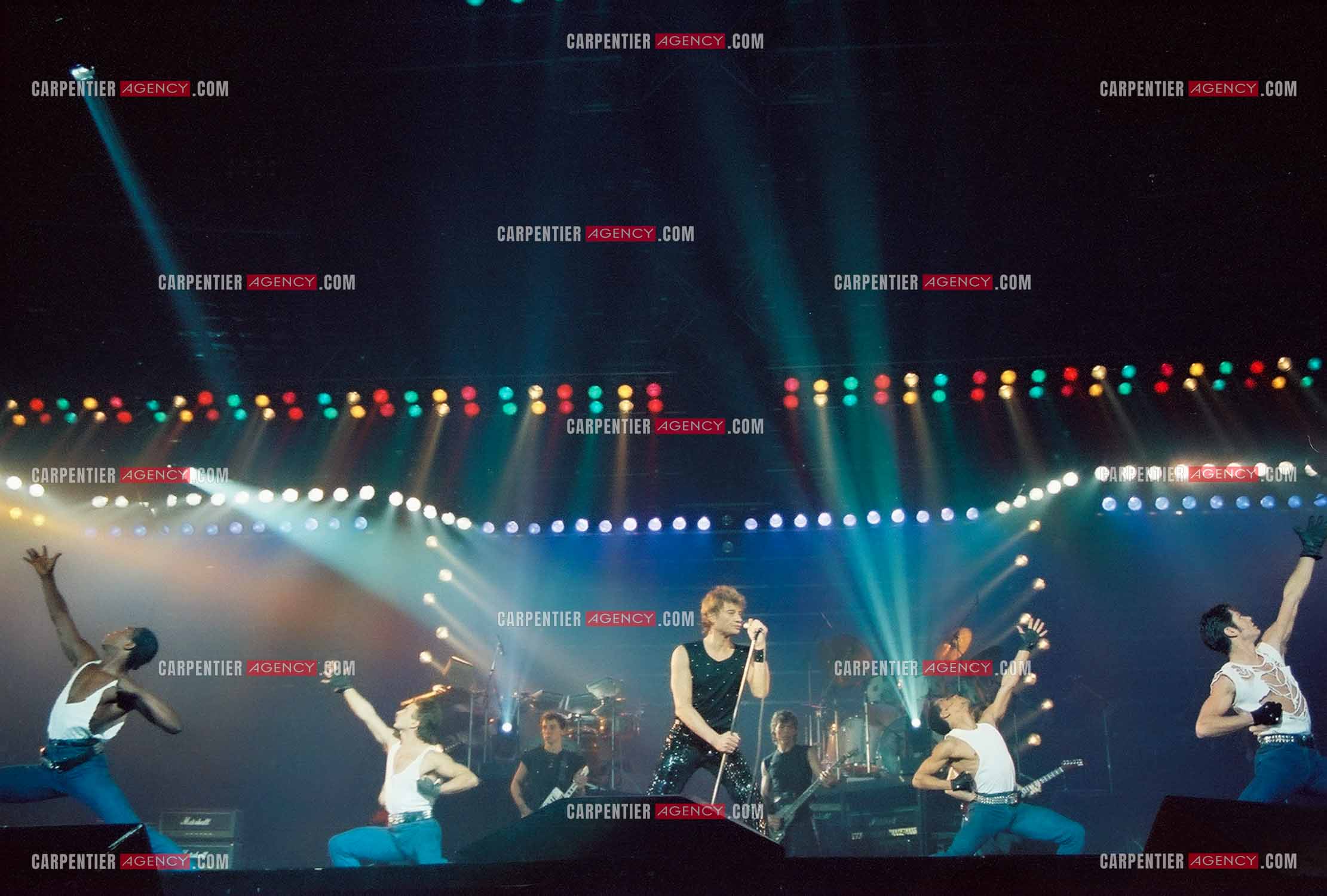 Le chanteur Johnny Hallyday en concert au Zénith de Paris du 26 octobre 1984 au 8 janvier 1985. ( Exclusif )