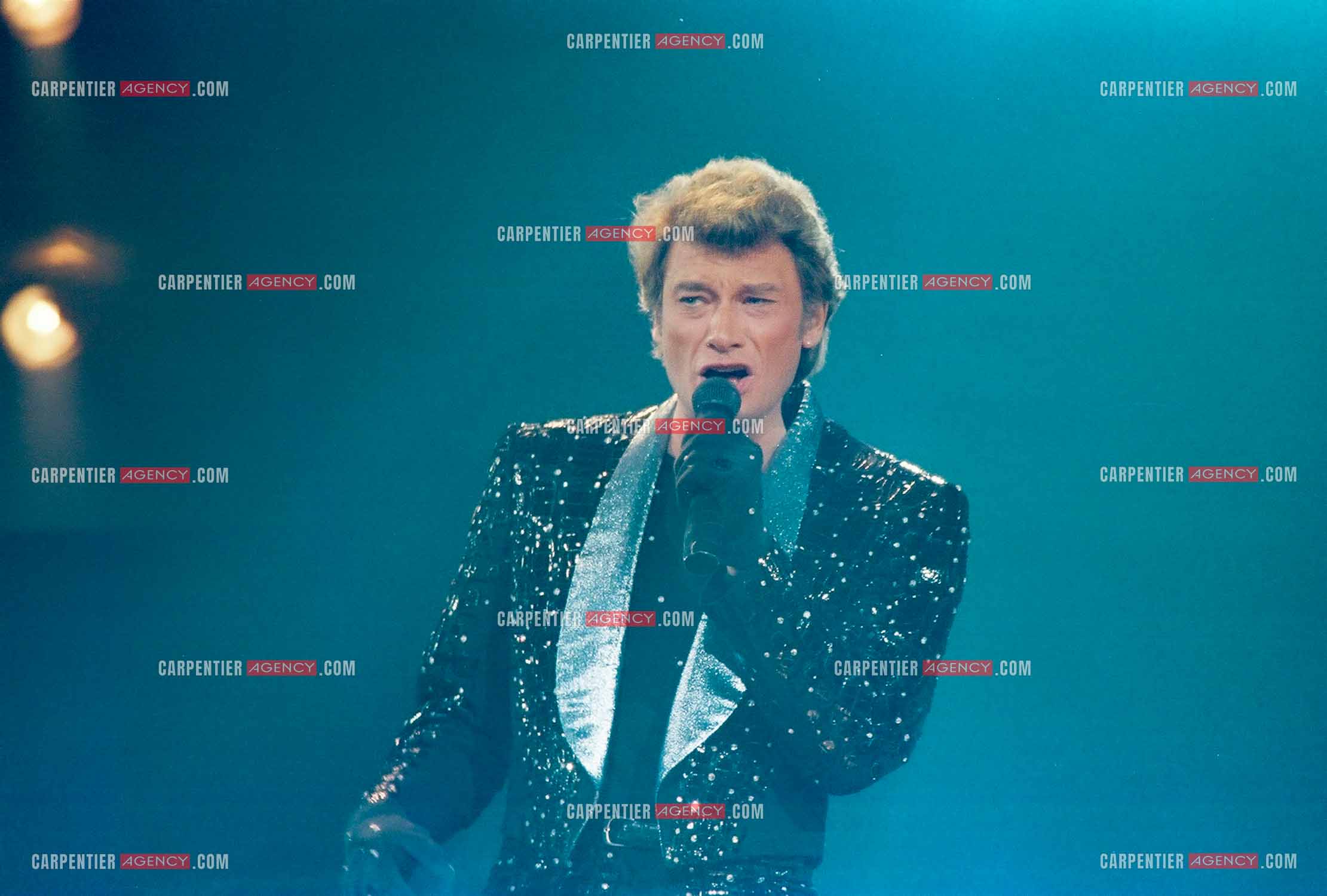Le chanteur Johnny Hallyday en concert au Zénith de Paris du 26 octobre 1984 au 8 janvier 1985. ( Exclusif )