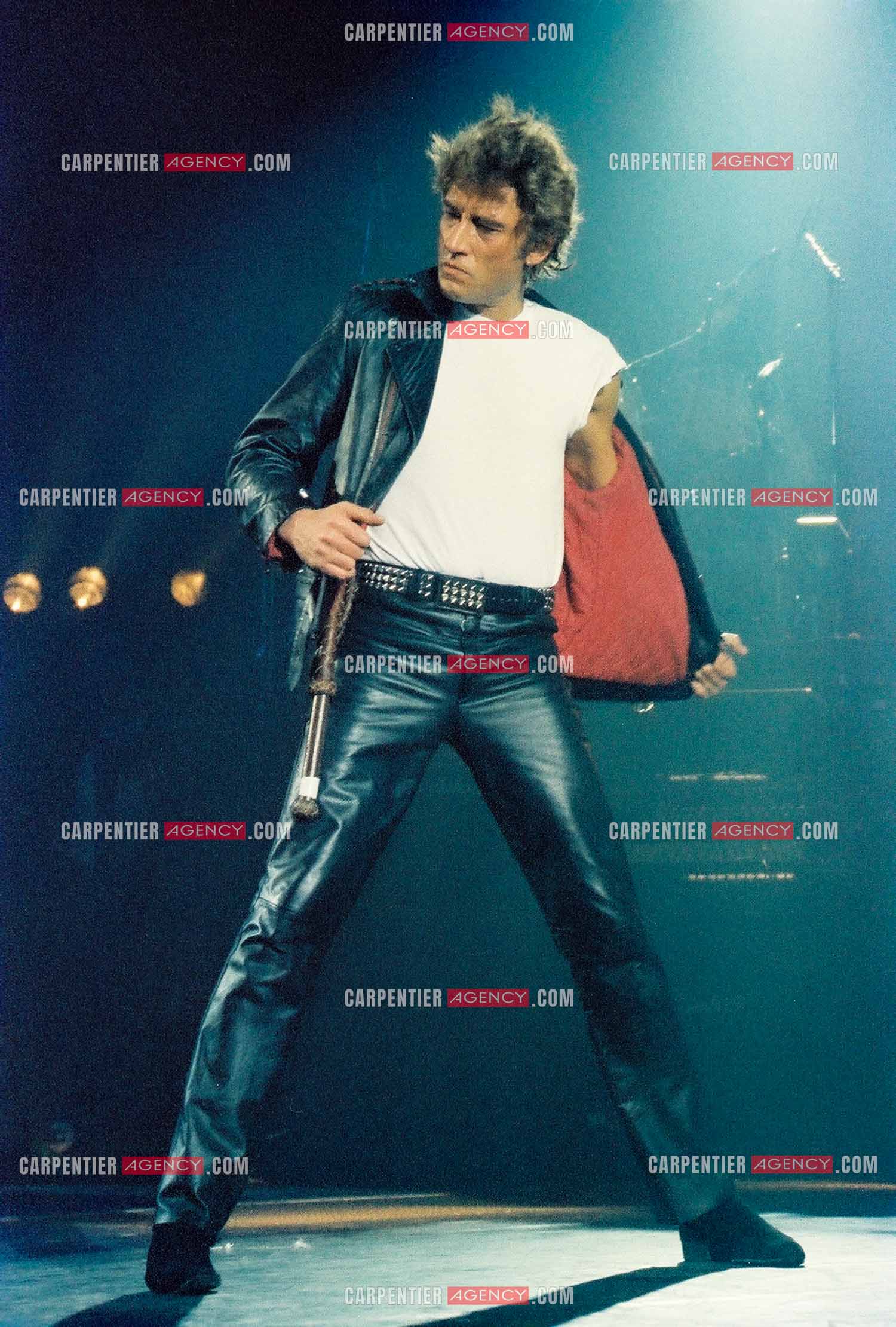 Le chanteur Johnny Hallyday en concert au Zénith de Paris du 26 octobre 1984 au 8 janvier 1985. ( Exclusif )