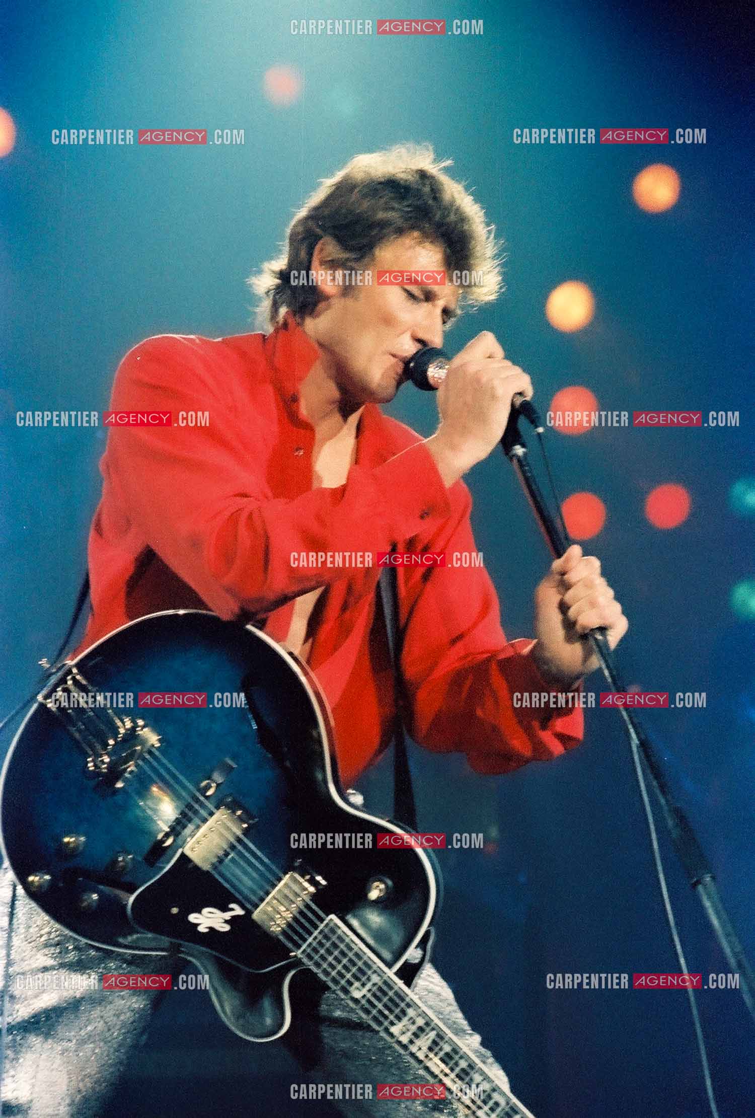 Le chanteur Johnny Hallyday en concert au Zénith de Paris du 26 octobre 1984 au 8 janvier 1985. ( Exclusif )