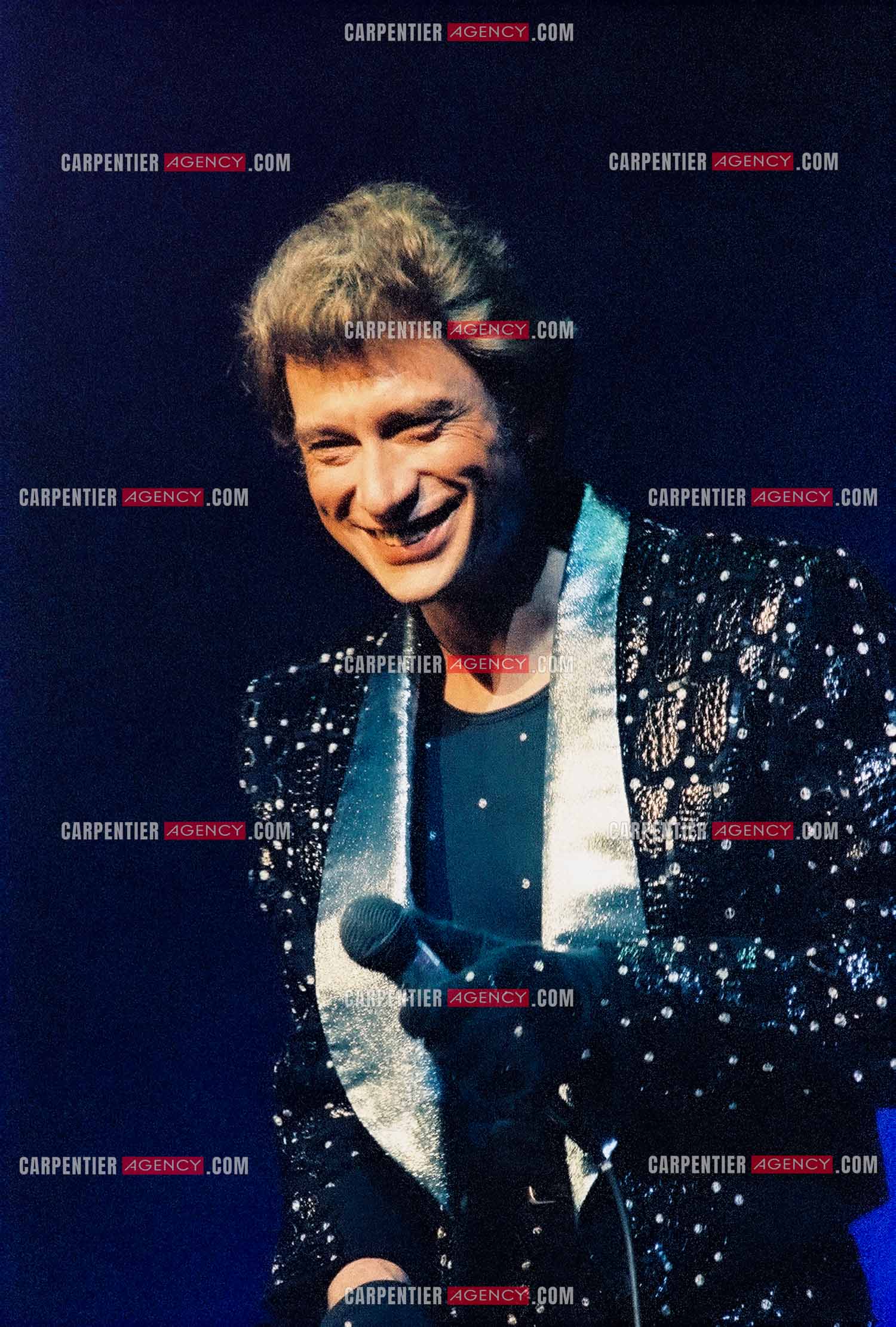 Le chanteur Johnny Hallyday en concert au Zénith de Paris du 26 octobre 1984 au 8 janvier 1985. ( Exclusif )