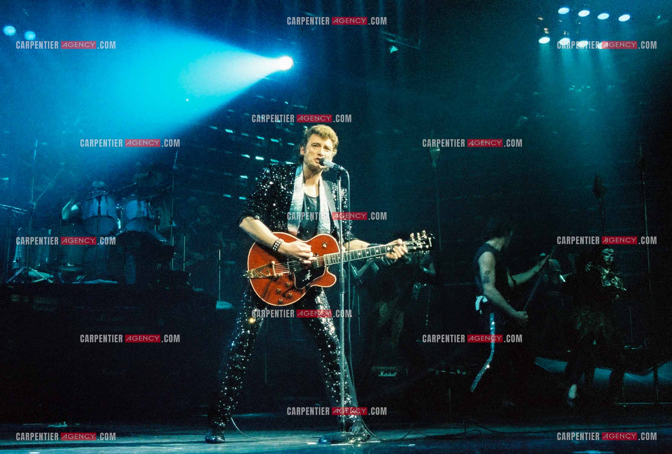 Le chanteur Johnny Hallyday en concert au Zénith de Paris du 26 octobre 1984 au 8 janvier 1985. ( Exclusif )