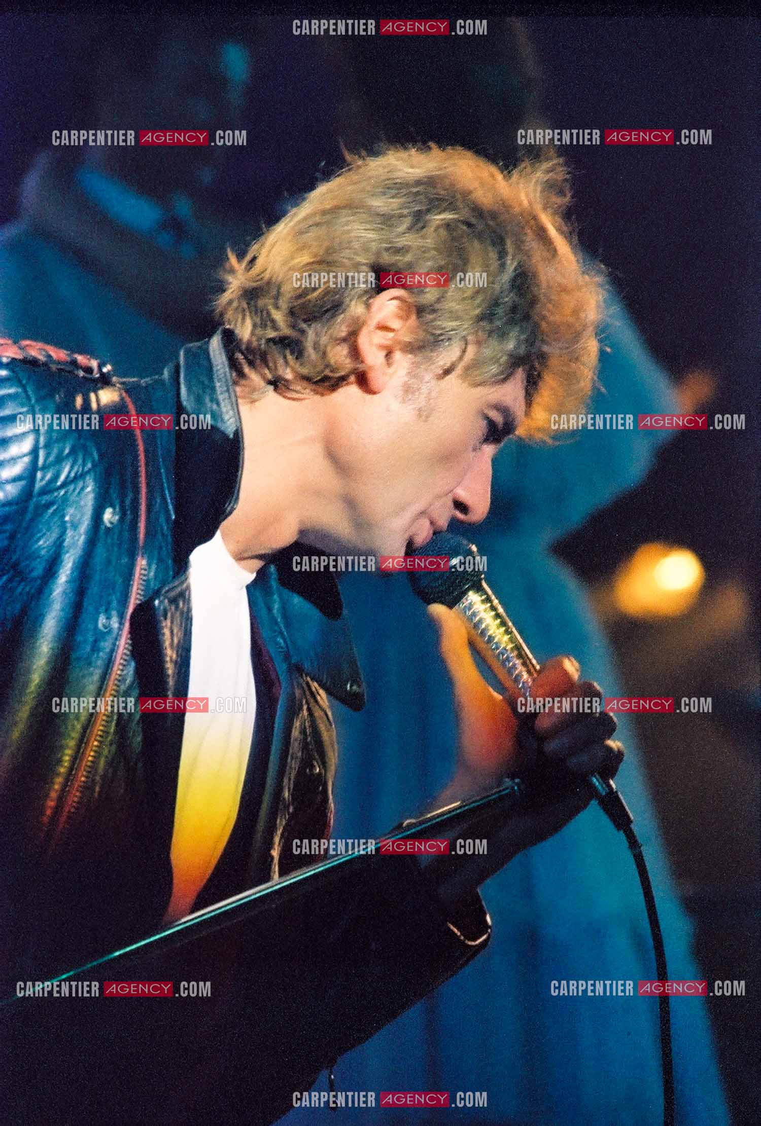 Le chanteur Johnny Hallyday en concert au Zénith de Paris du 26 octobre 1984 au 8 janvier 1985. ( Exclusif )