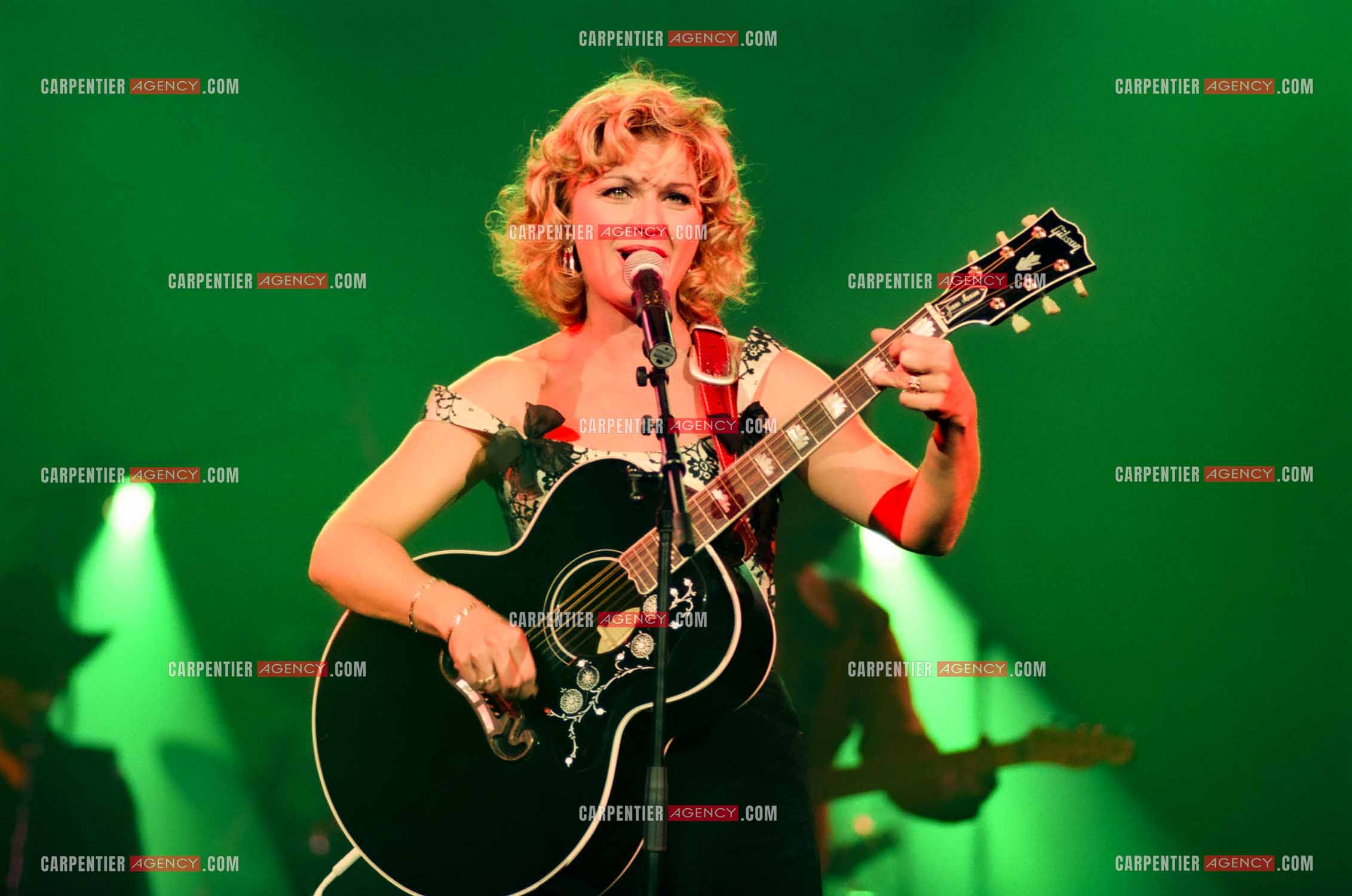 La chanteuse Jeane Manson en concert Country Girl au Casino de Paris.  ( Exclusif )