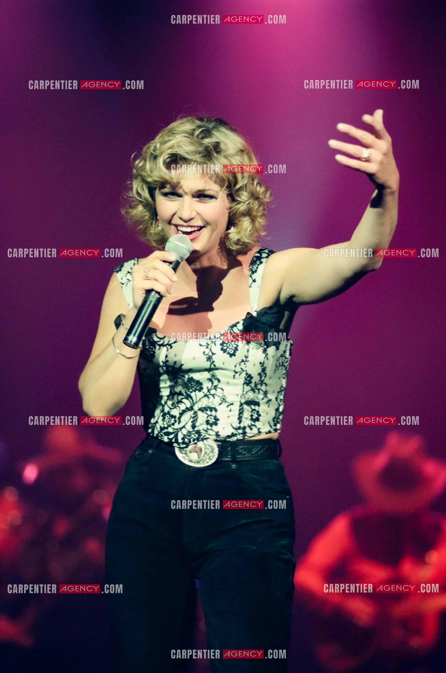 La chanteuse Jeane Manson en concert Country Girl au Casino de Paris.  ( Exclusif )