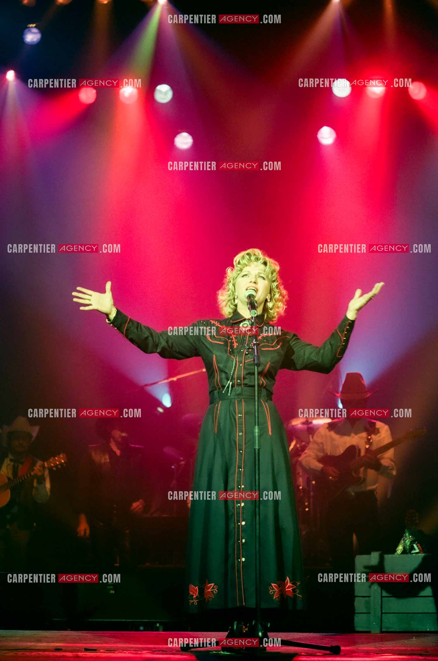 La chanteuse Jeane Manson en concert Country Girl au Casino de Paris.  ( Exclusif )