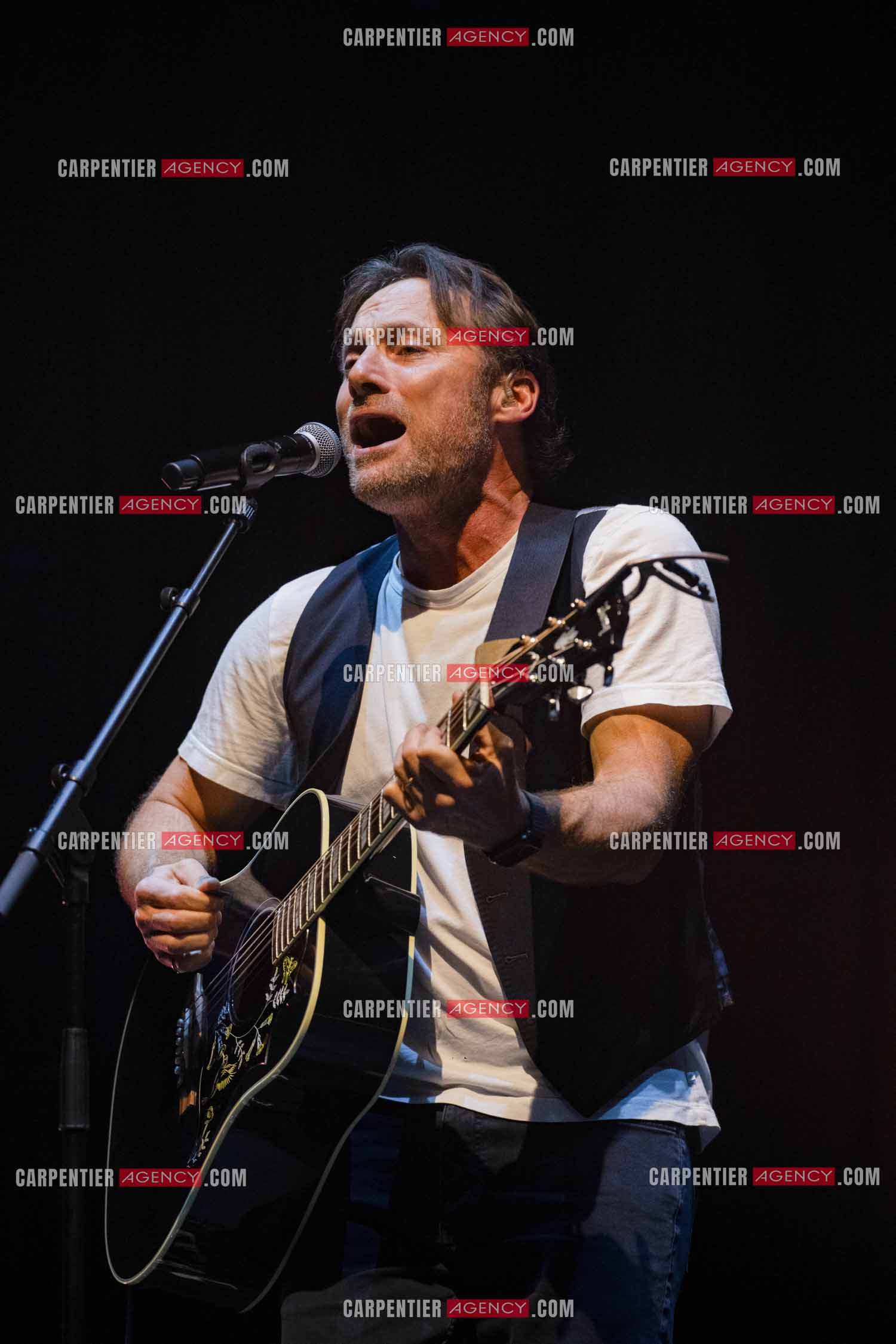 Le chanteur Christopher Stills, fils de Stephen Stills et de Véronique Sanson assurant la première partie des trois concerts à la Seine Musicale de sa mère la chanteuse Véronique Sanson.  ( Exclusif )