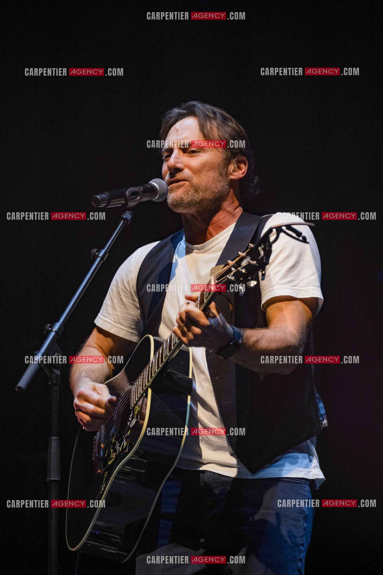 Le chanteur Christopher Stills, fils de Stephen Stills et de Véronique Sanson assurant la première partie des trois concerts à la Seine Musicale de sa mère la chanteuse Véronique Sanson.  ( Exclusif )