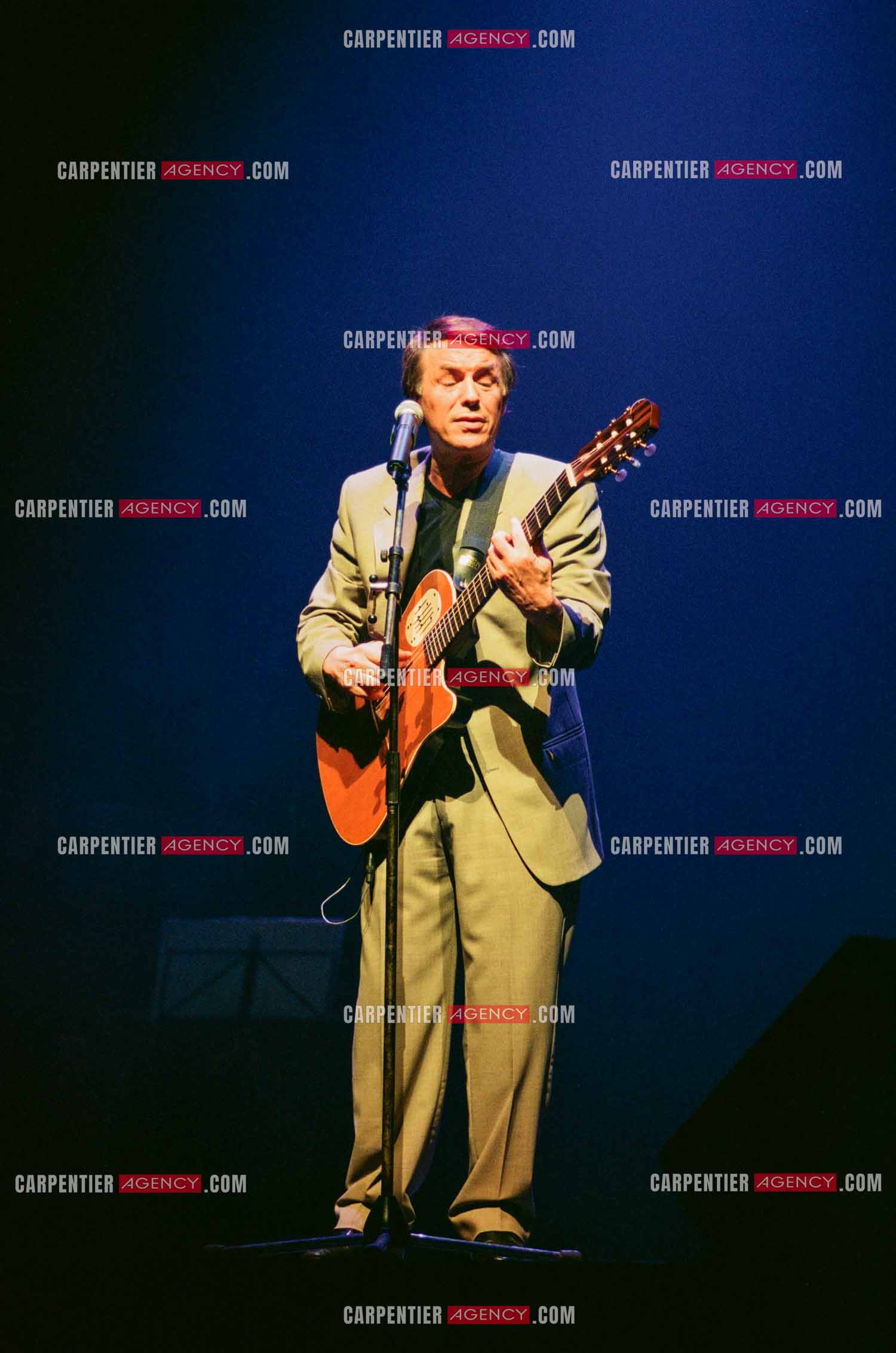 Le chanteur Salvatore Adamo en concert.  ( Exclusif )