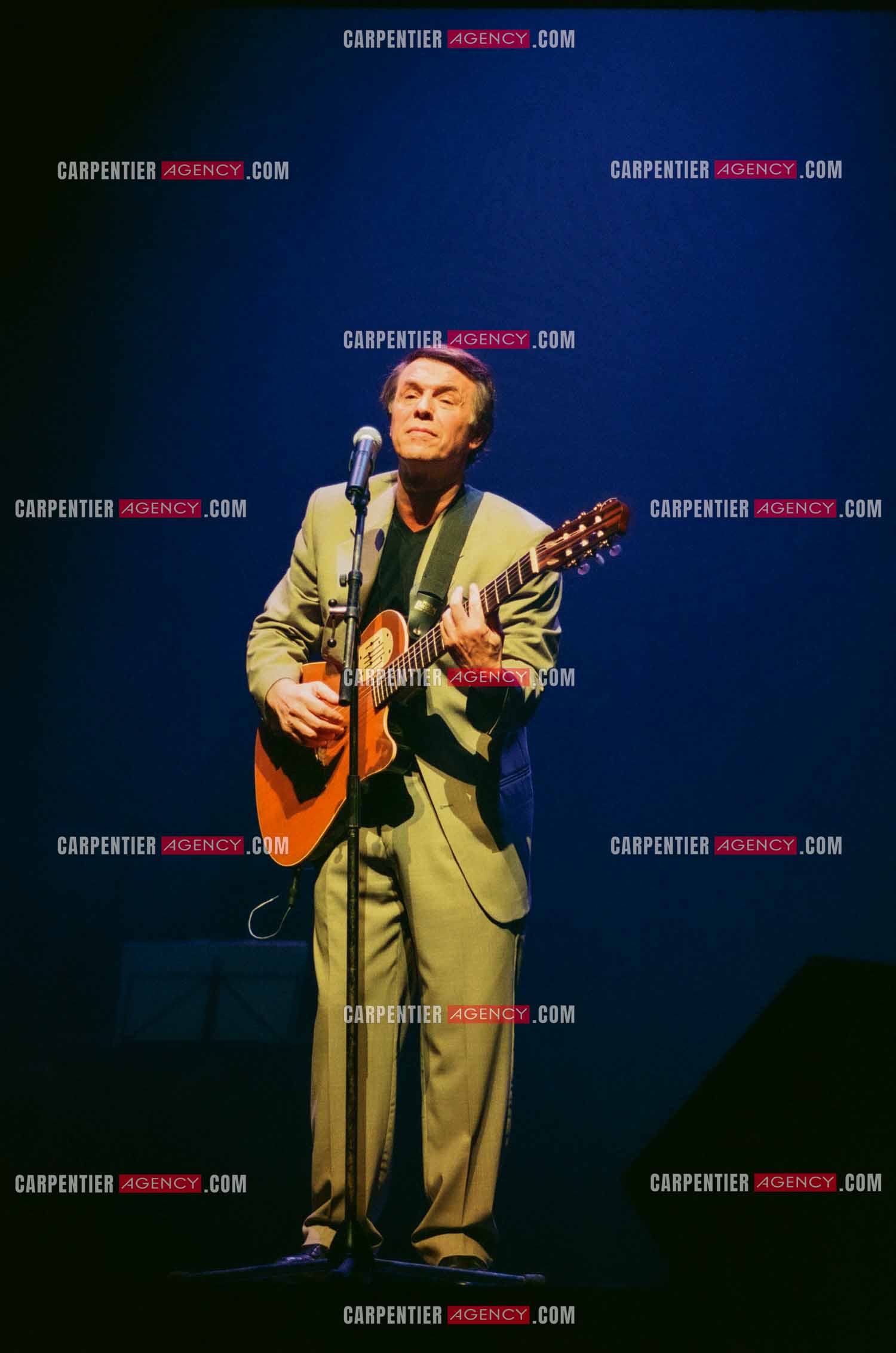 Le chanteur Salvatore Adamo en concert.  ( Exclusif )