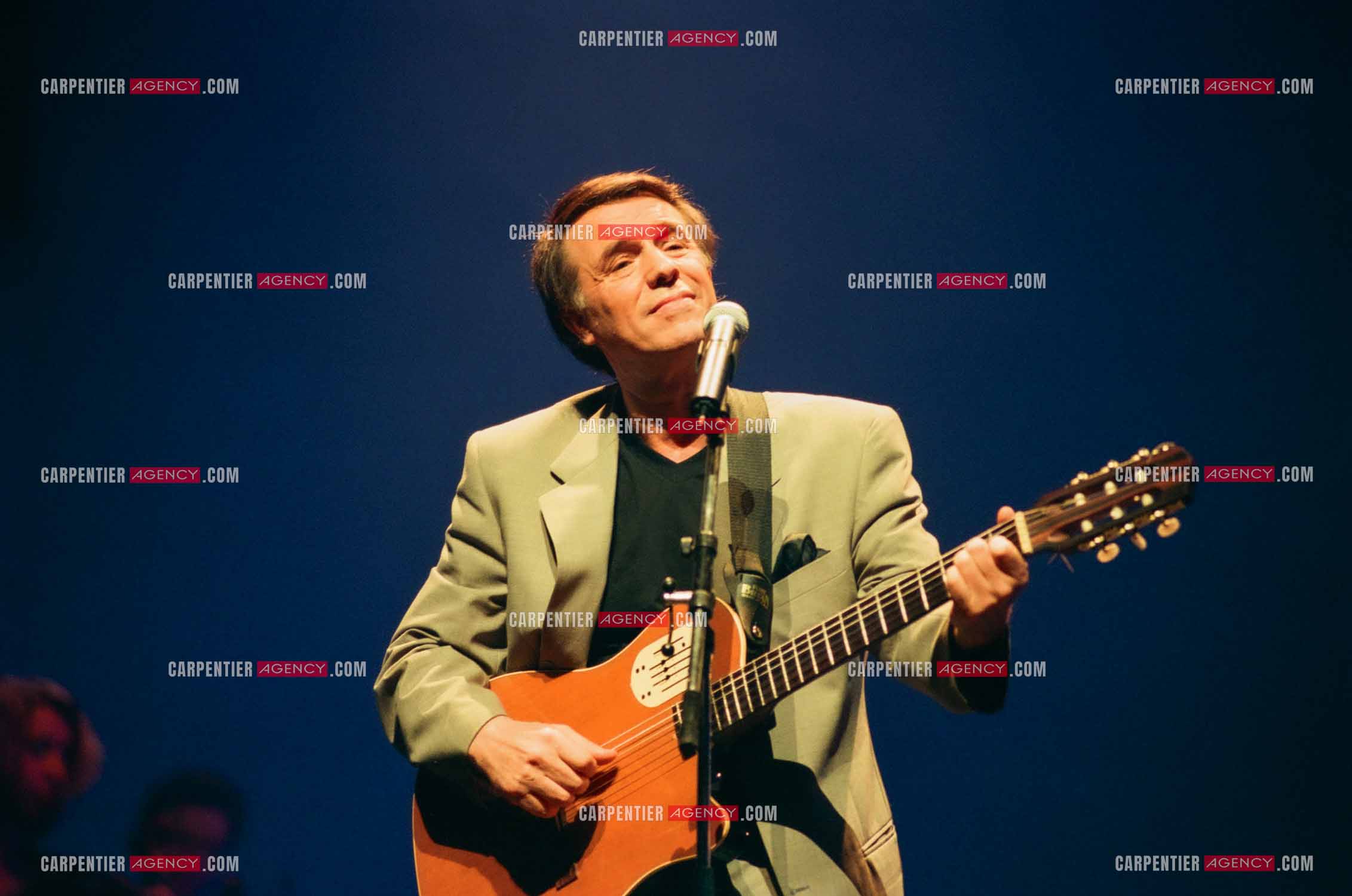 Le chanteur Salvatore Adamo en concert.  ( Exclusif )