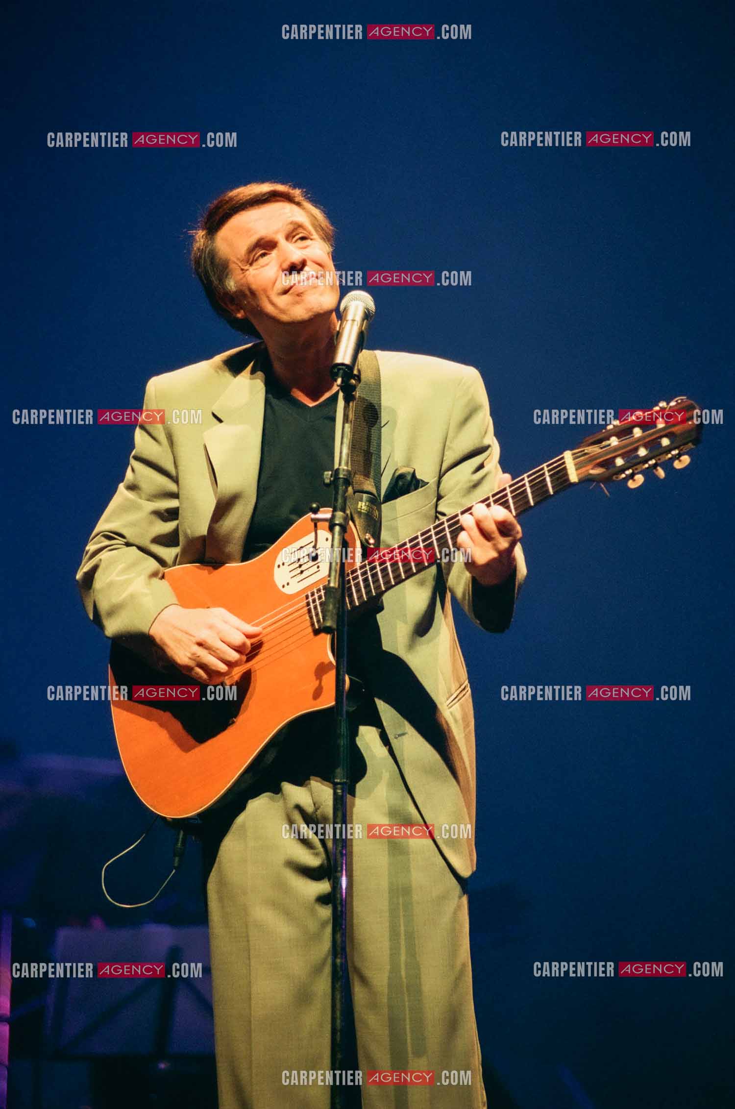 Le chanteur Salvatore Adamo en concert.  ( Exclusif )